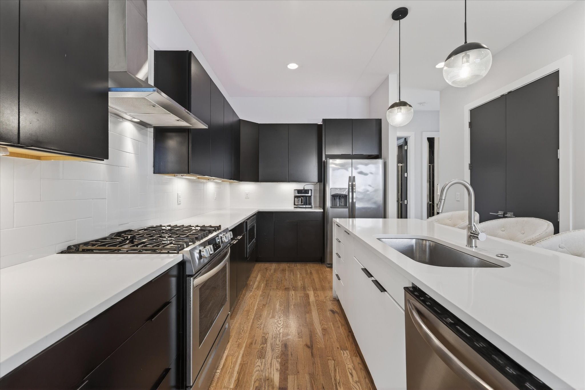 Nashville, Tennessee, 37209, United States, 4 Bedrooms Bedrooms, ,4 BathroomsBathrooms,Residential,For Sale,2005677