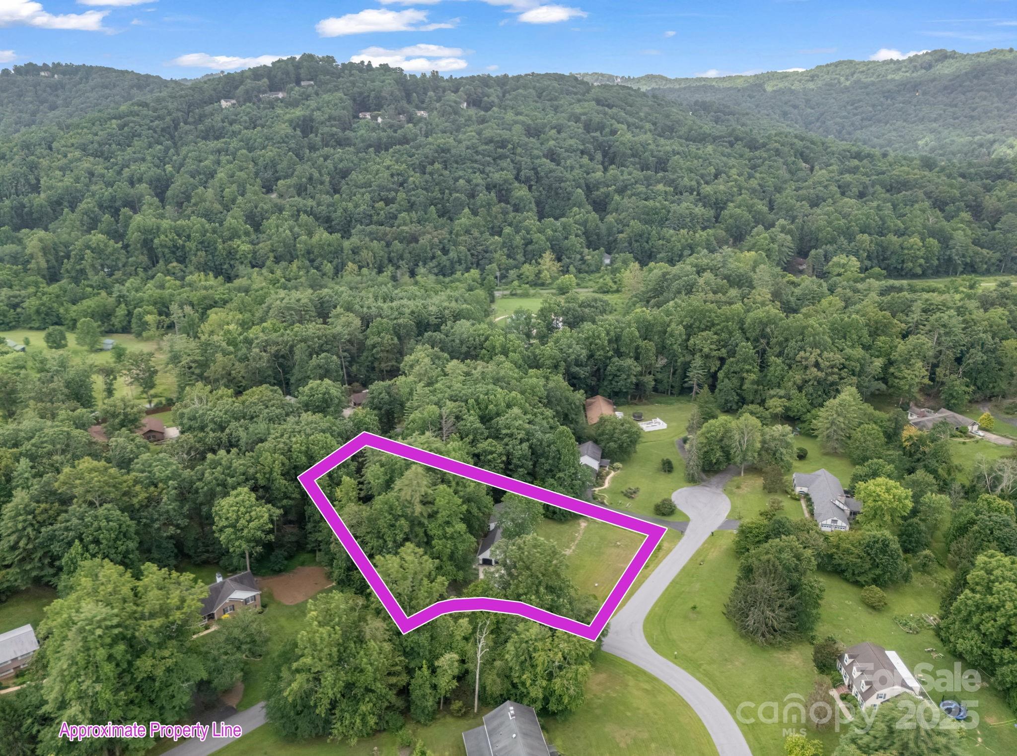 Hendersonville, North Carolina, 28791, United States, 4 Bedrooms Bedrooms, ,3 BathroomsBathrooms,Residential,For Sale,1973922