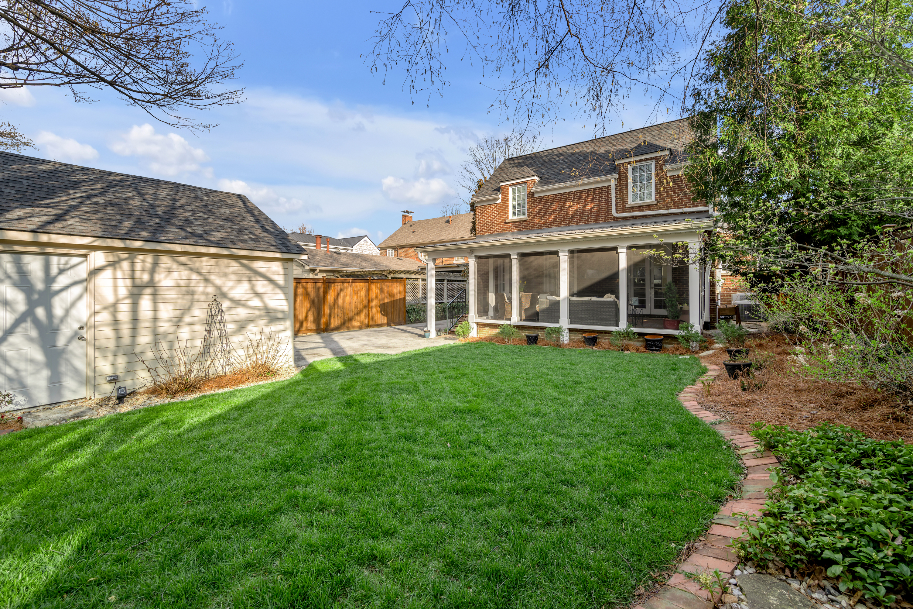  325 Kingsway Drive - 物件實景