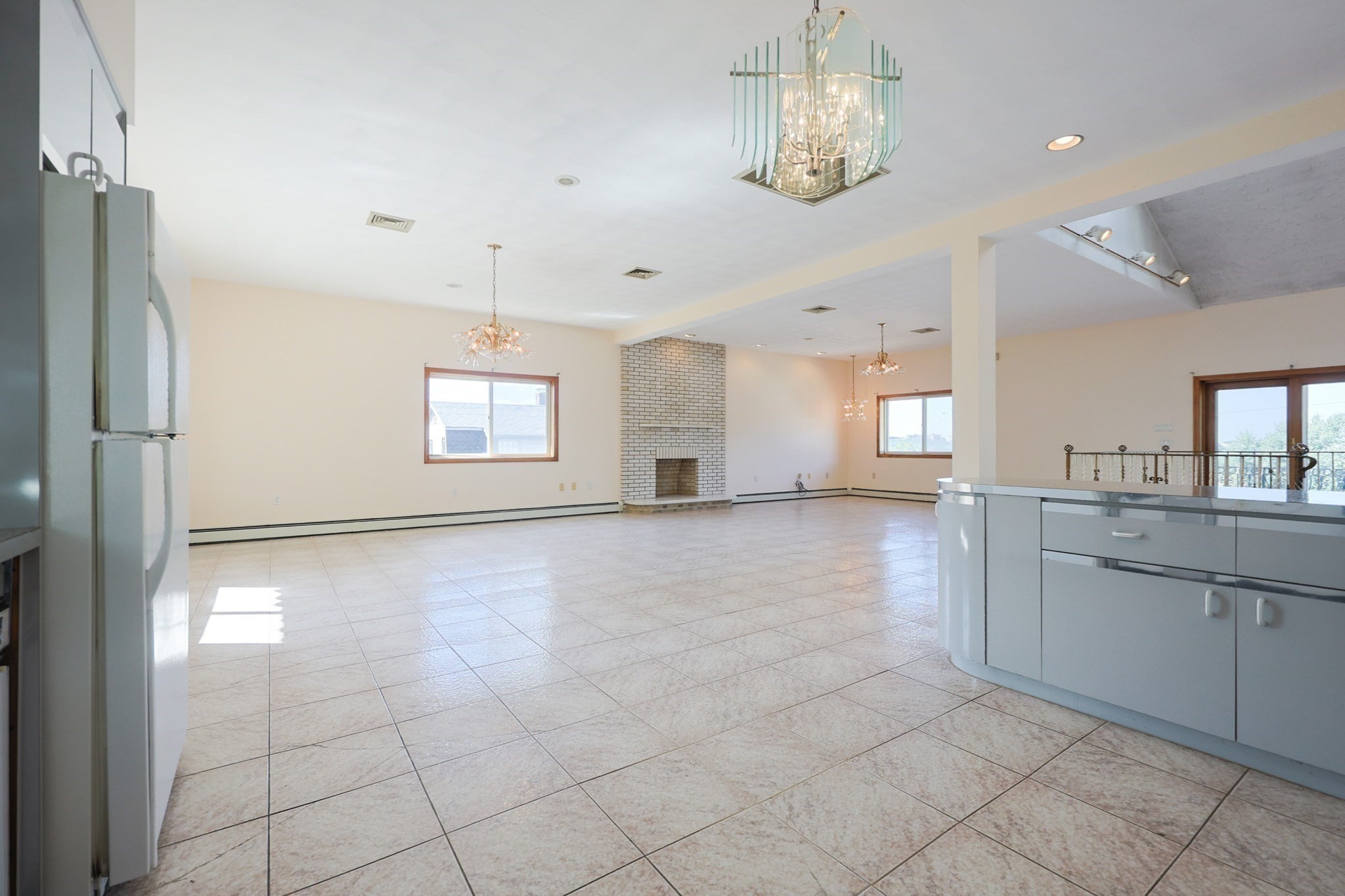 Revere, Massachusetts, 02151, United States, 4 Bedrooms Bedrooms, ,2 BathroomsBathrooms,Residential,For Sale,1934977