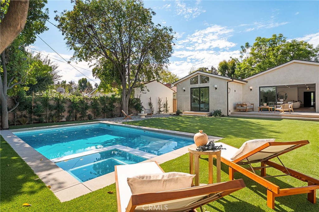 Valley Village, California, 91607, United States, 3 Bedrooms Bedrooms, ,3 BathroomsBathrooms,Residential,For Sale,2002294