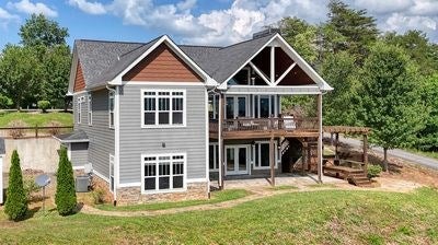 Hiawassee, Georgia, 30546, United States, 3 Bedrooms Bedrooms, ,4 BathroomsBathrooms,Residential,For Sale,1933523