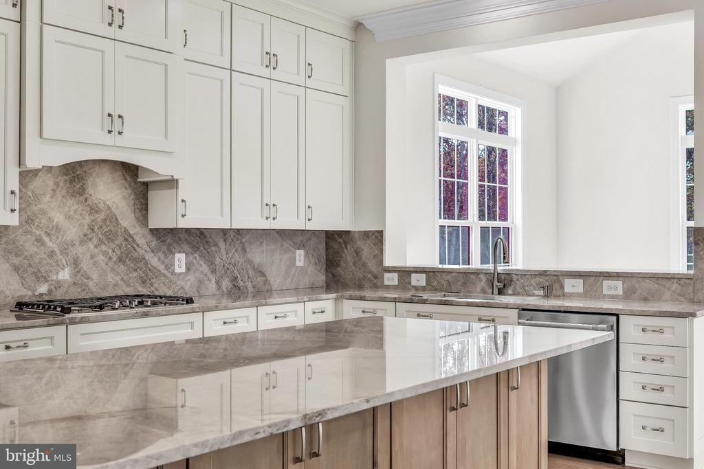 Oak Hill, Virginia, 20171, United States, 1 Bedroom Bedrooms, ,2 BathroomsBathrooms,Residential,For Sale,1984507