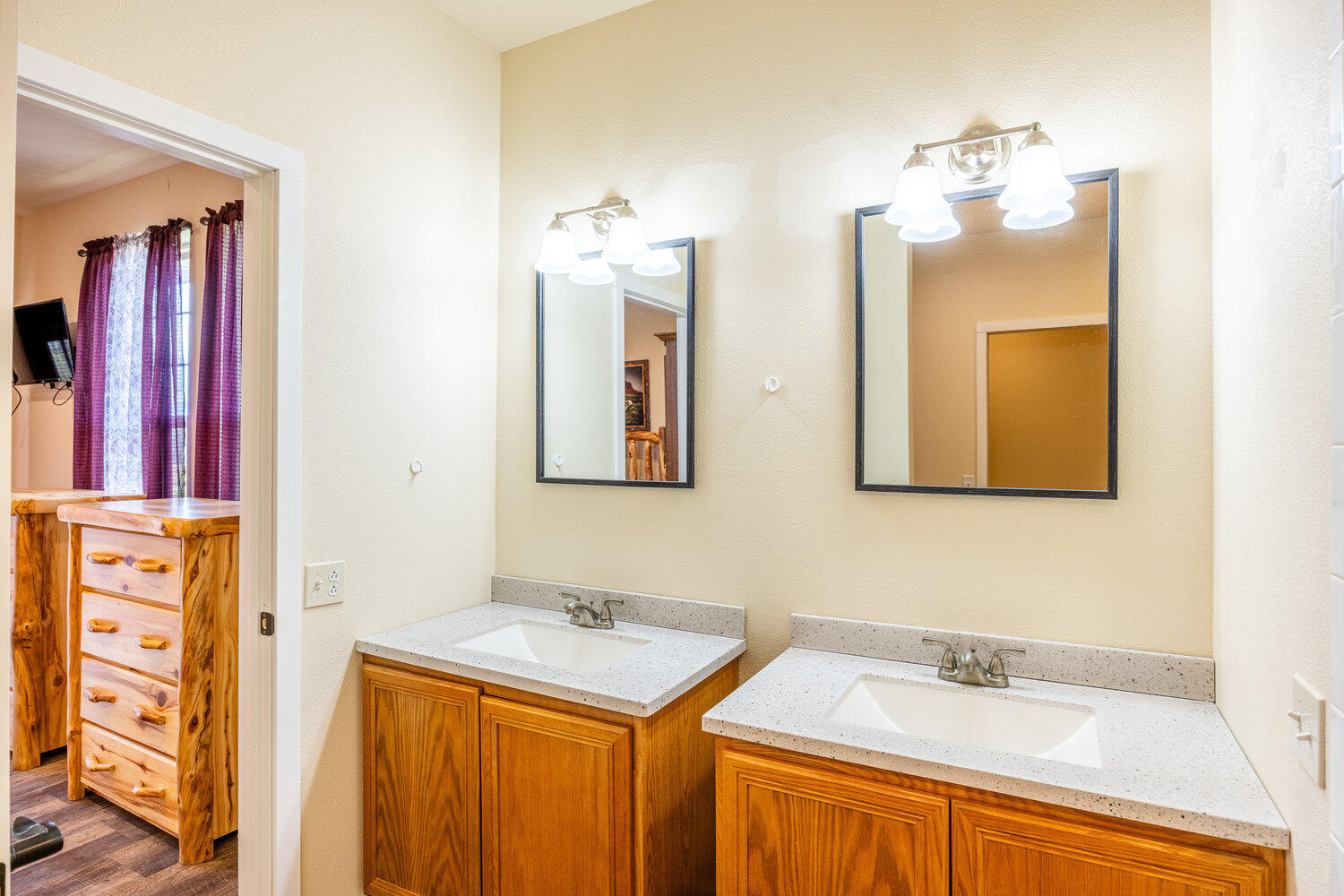Sheridan, Wyoming, 82801, United States, 3 Bedrooms Bedrooms, ,2 BathroomsBathrooms,Residential,For Sale,1906088