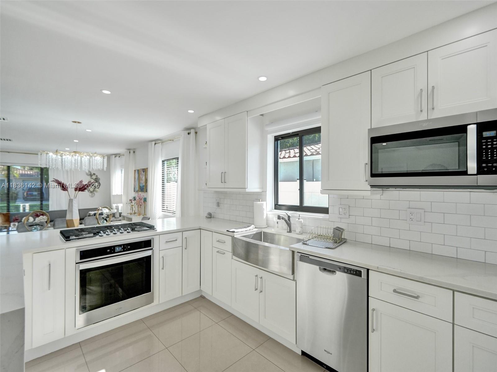 Hollywood, Florida, 33019, United States, 3 Bedrooms Bedrooms, ,2 BathroomsBathrooms,Residential,For Sale,1898660