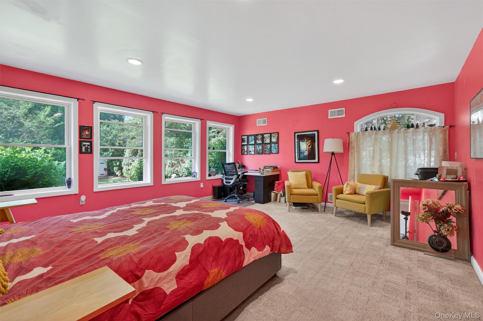 New City, New York, 10956, United States, 4 Bedrooms Bedrooms, ,3 BathroomsBathrooms,Residential,For Sale,2049142