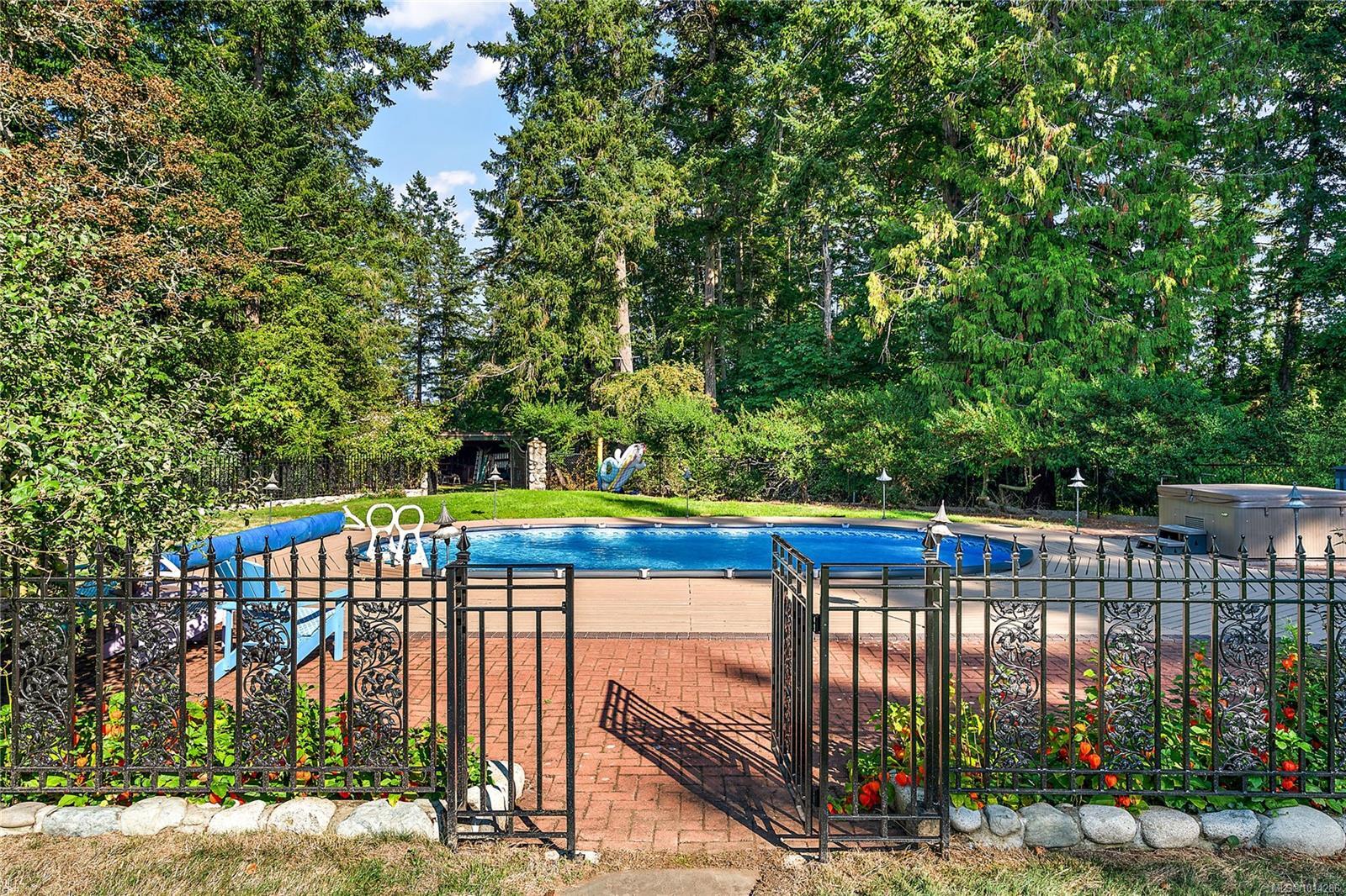 NORTH SAANICH, British Columbia, V8L 5P8, CA, 7 Bedrooms Bedrooms, ,Residential,For Sale,1948660