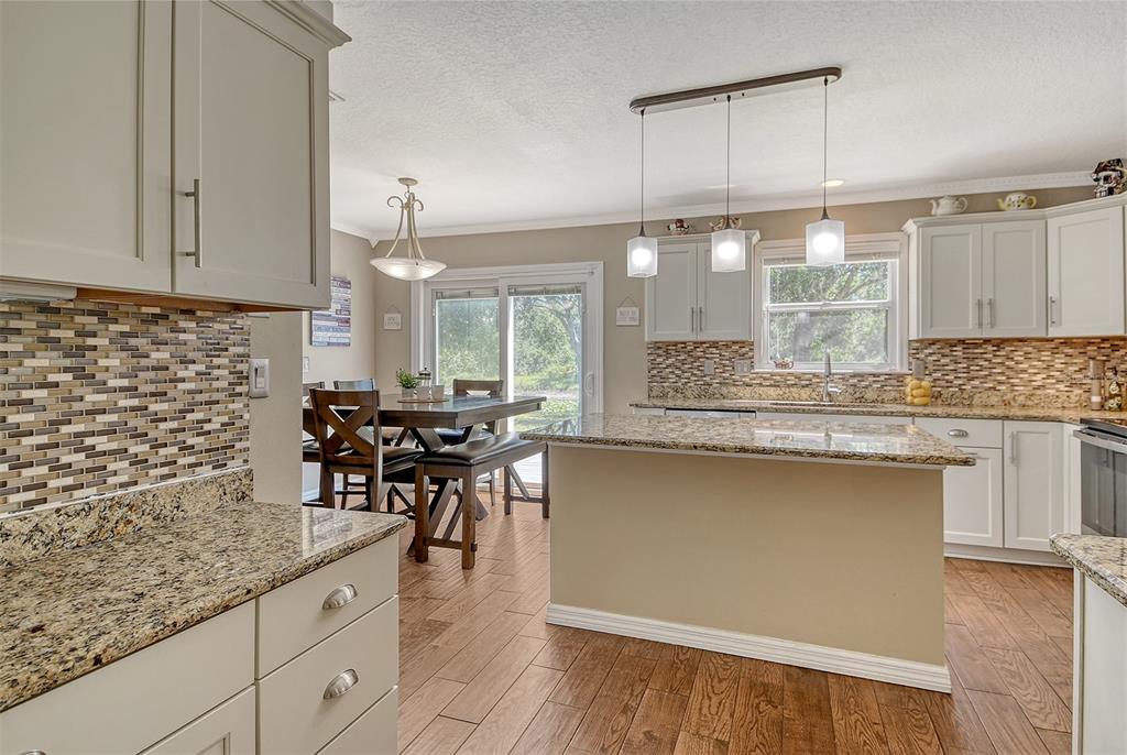 Bradenton, Florida, 34212, United States, 3 Bedrooms Bedrooms, ,3 BathroomsBathrooms,Residential,For Sale,1903405