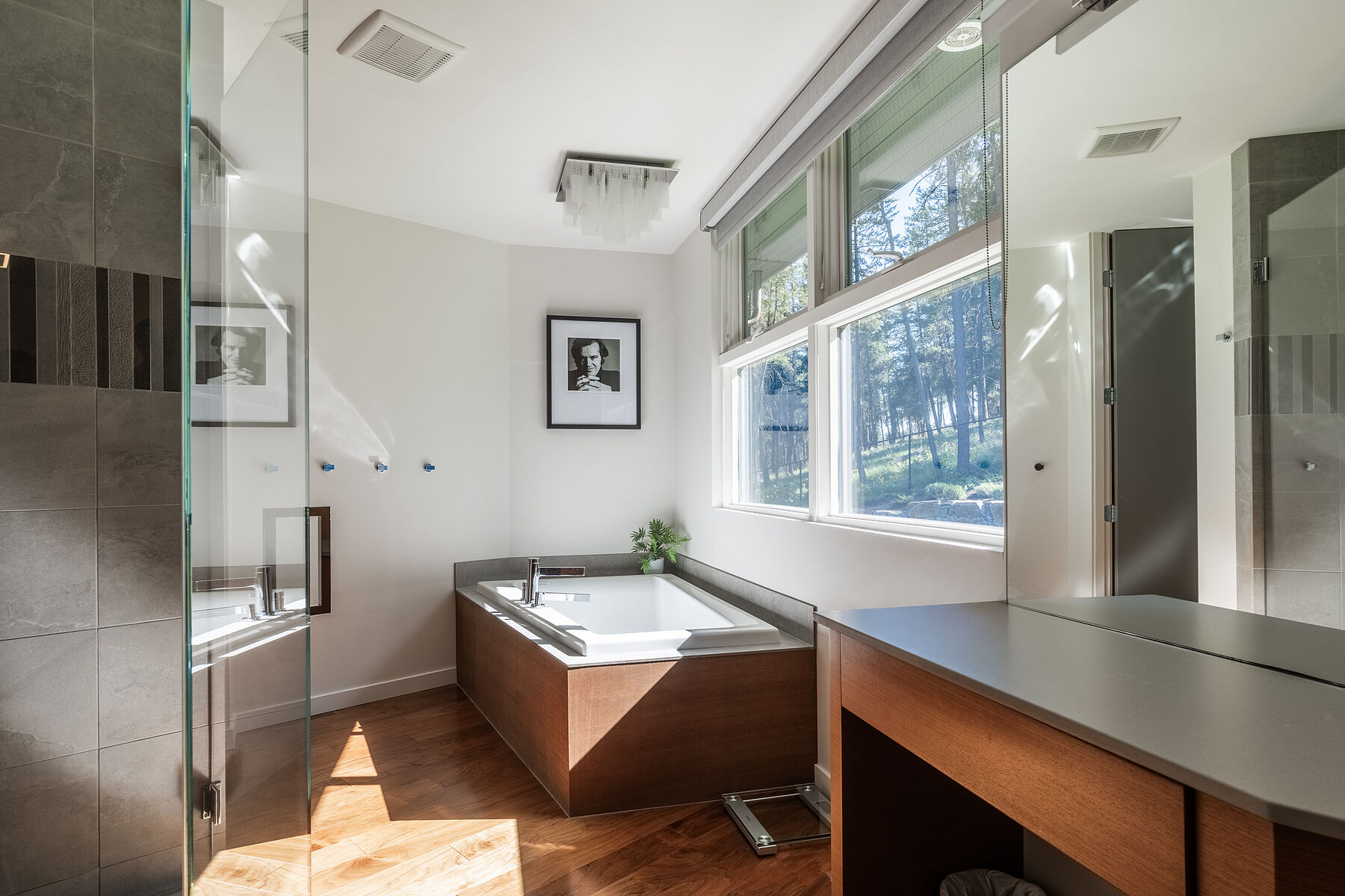  Architectural Glenmore Home - 物件實景
