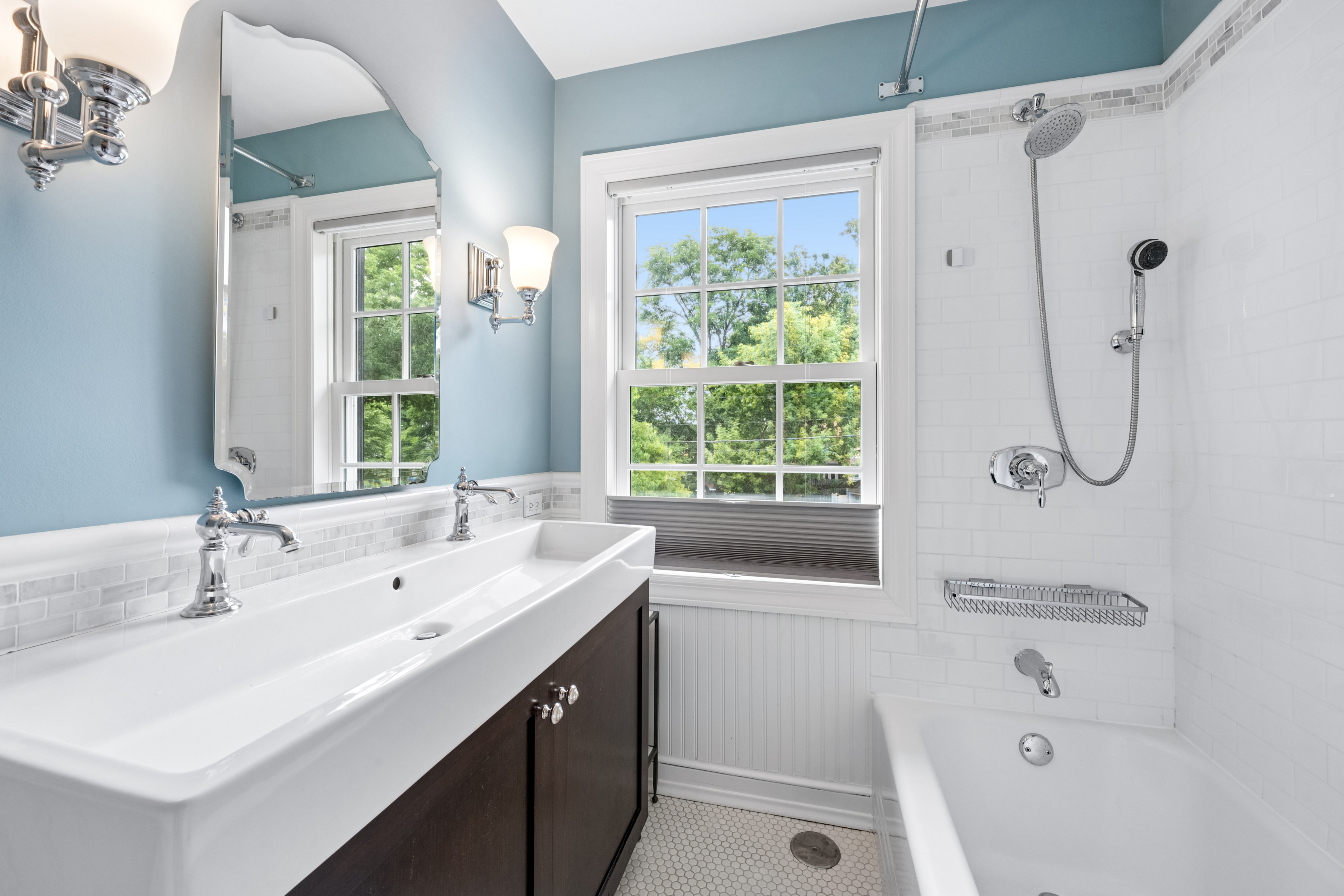  Rare, Fully Renovated, Updated Home Offering Move-In-Ready Luxury - 物件實景
