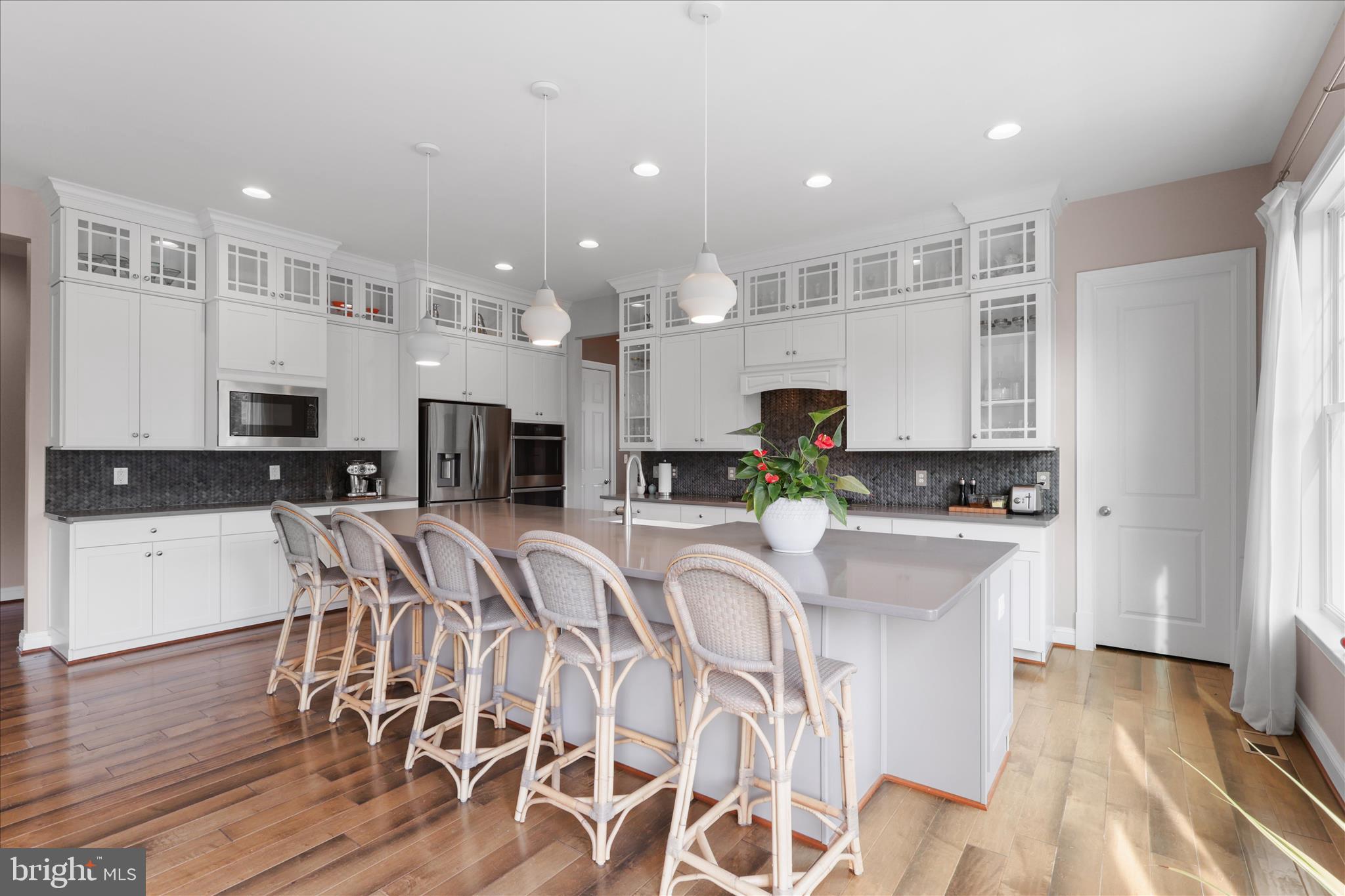 Aldie, Virginia, 20105, United States, 5 Bedrooms Bedrooms, ,5 BathroomsBathrooms,Residential,For Sale,1987386