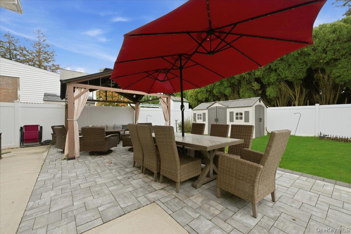 Merrick, New York, 11566, United States, 3 Bedrooms Bedrooms, ,3 BathroomsBathrooms,Residential,For Sale,1986518