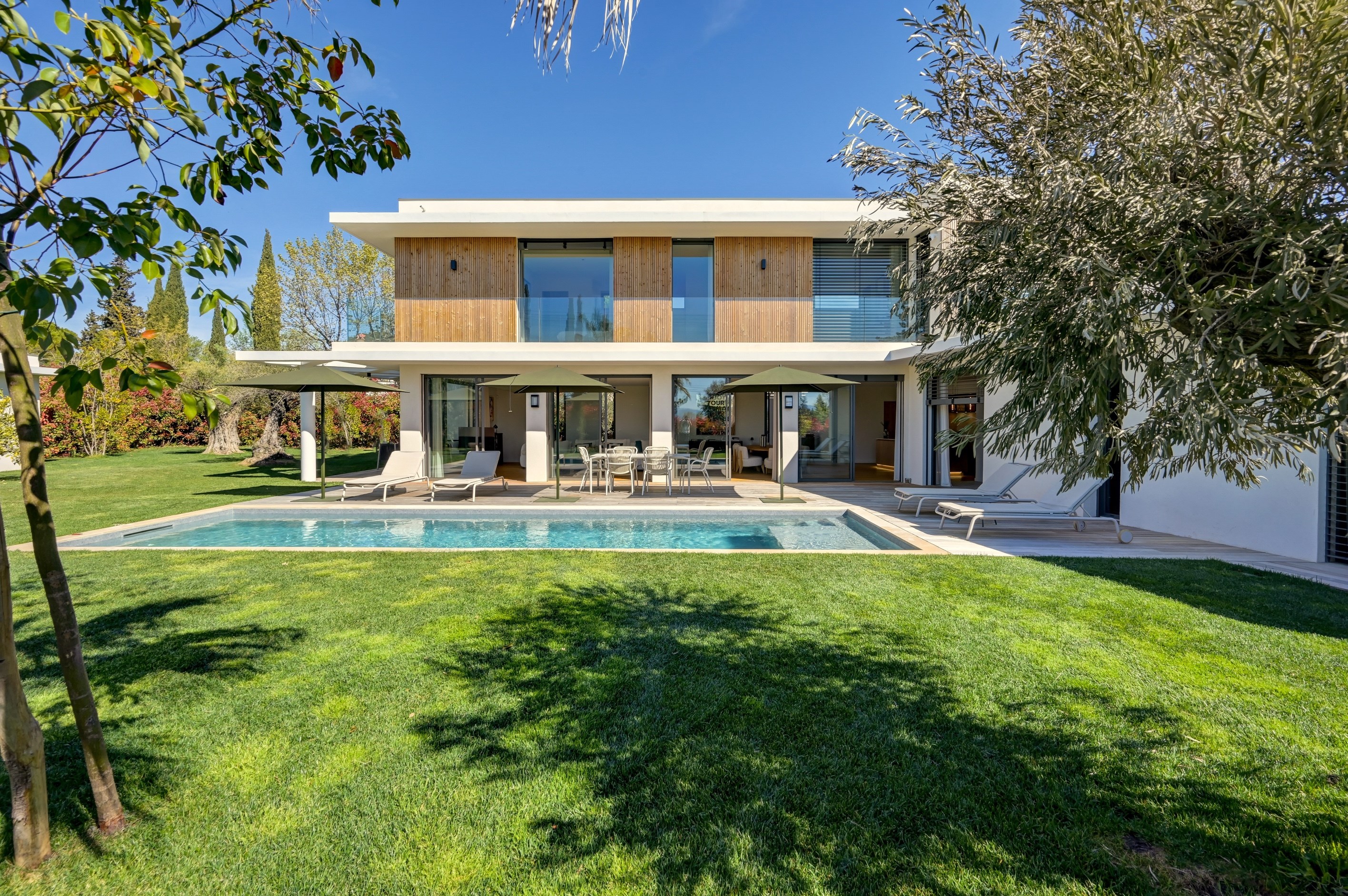  Exceptional Contemporary Turnkey - 物件實景