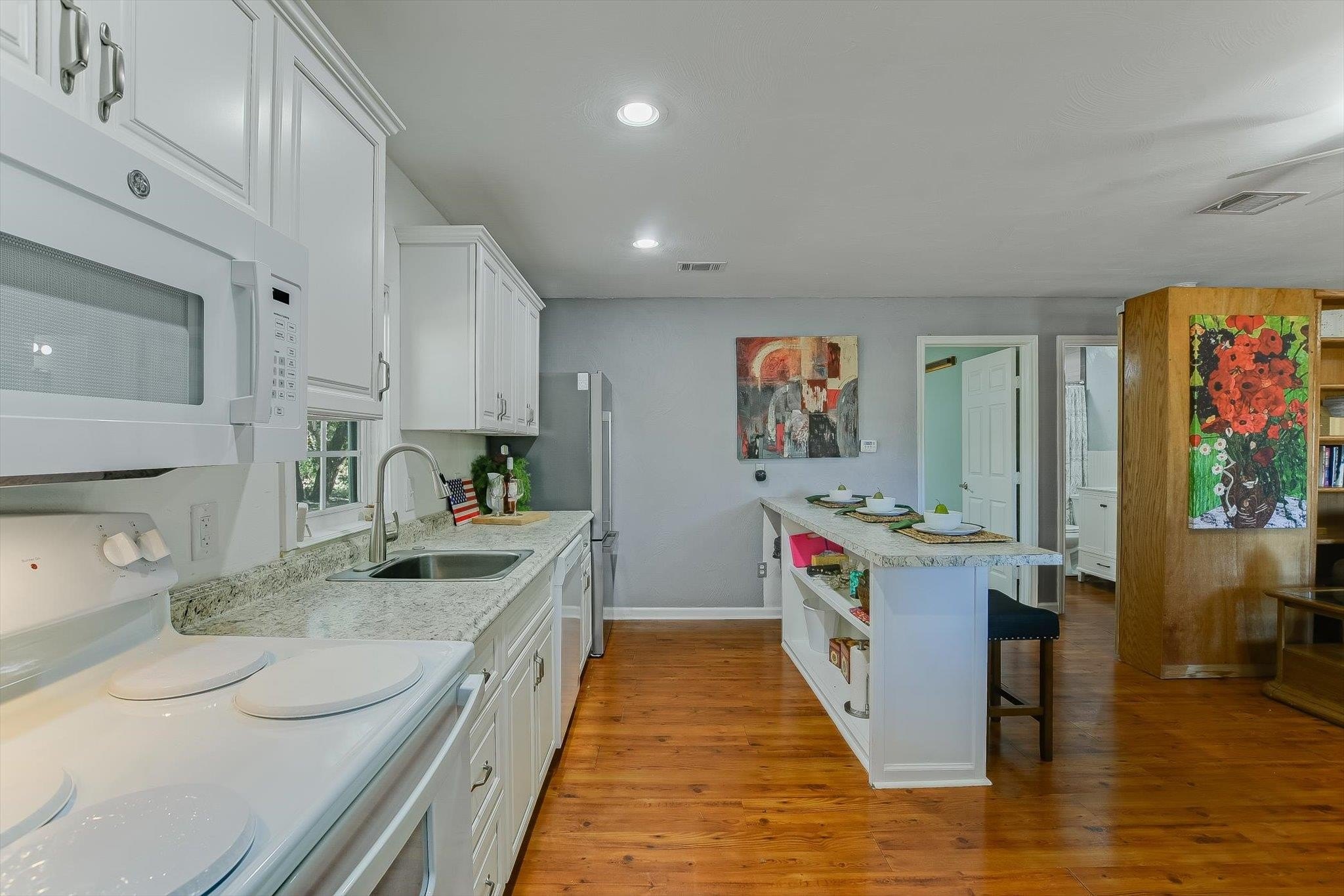 Georgetown, Texas, 78633, United States, 2 Bedrooms Bedrooms, ,1 BathroomBathrooms,Residential,For Sale,2005373