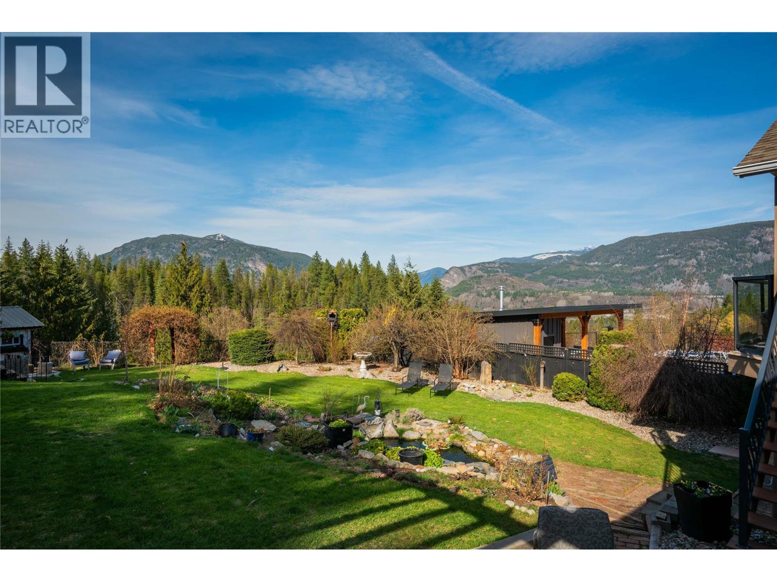 CASTLEGAR, British Columbia, V1N 3Z1, CA, 5 Bedrooms Bedrooms, ,3 BathroomsBathrooms,Residential,For Sale,1918005