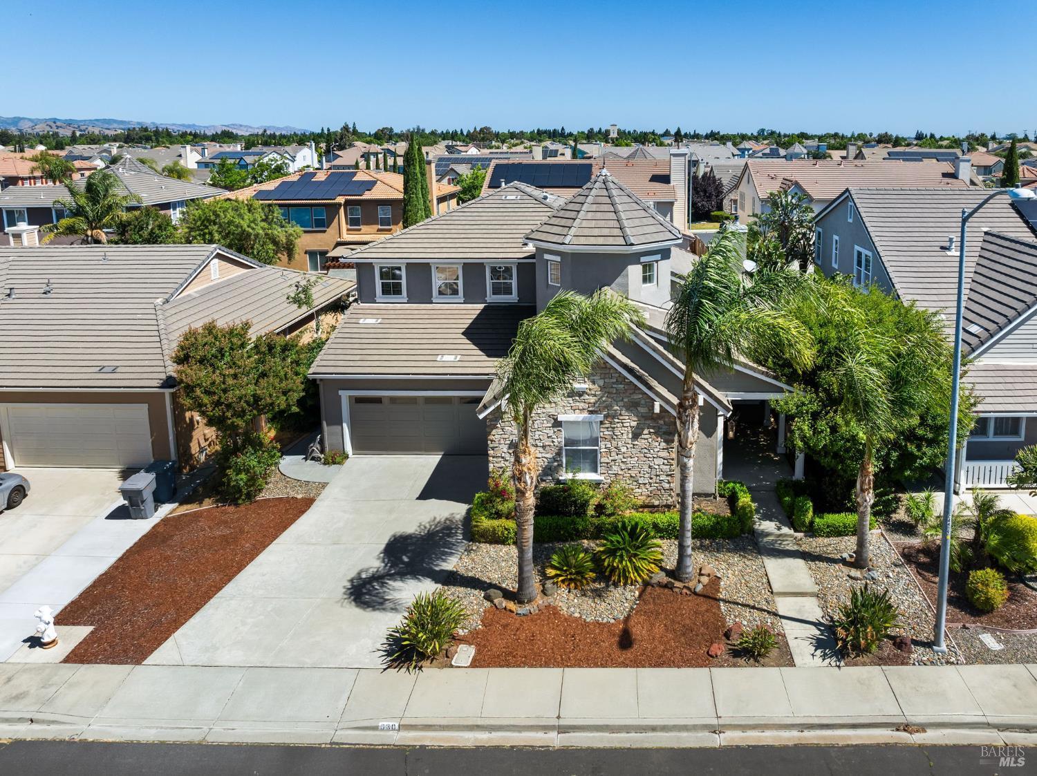 Vacaville, California, 95687, United States, 5 Bedrooms Bedrooms, ,4 BathroomsBathrooms,Residential,For Sale,1828372