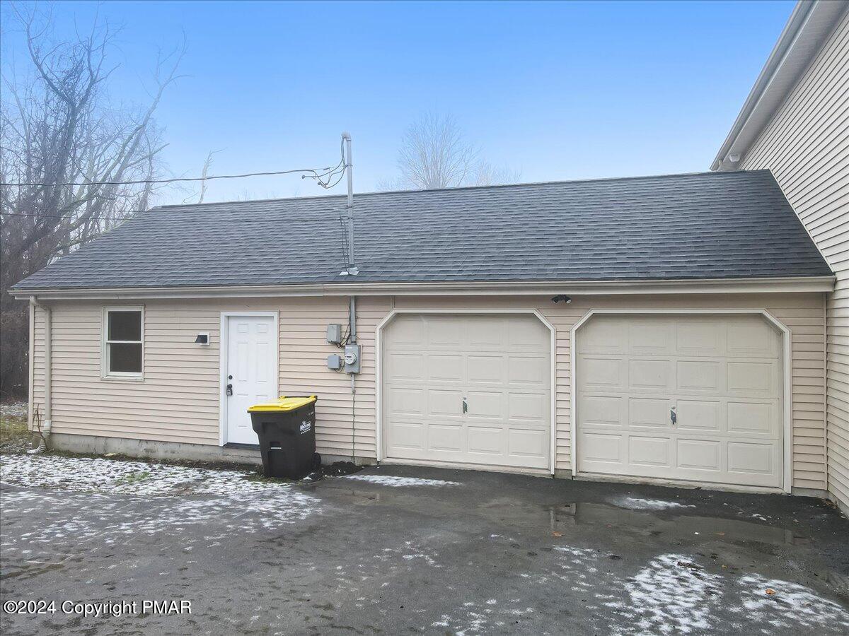 Stroudsburg, Pennsylvania, 18360, United States, 4 Bedrooms Bedrooms, ,3 BathroomsBathrooms,Residential,For Sale,1858259