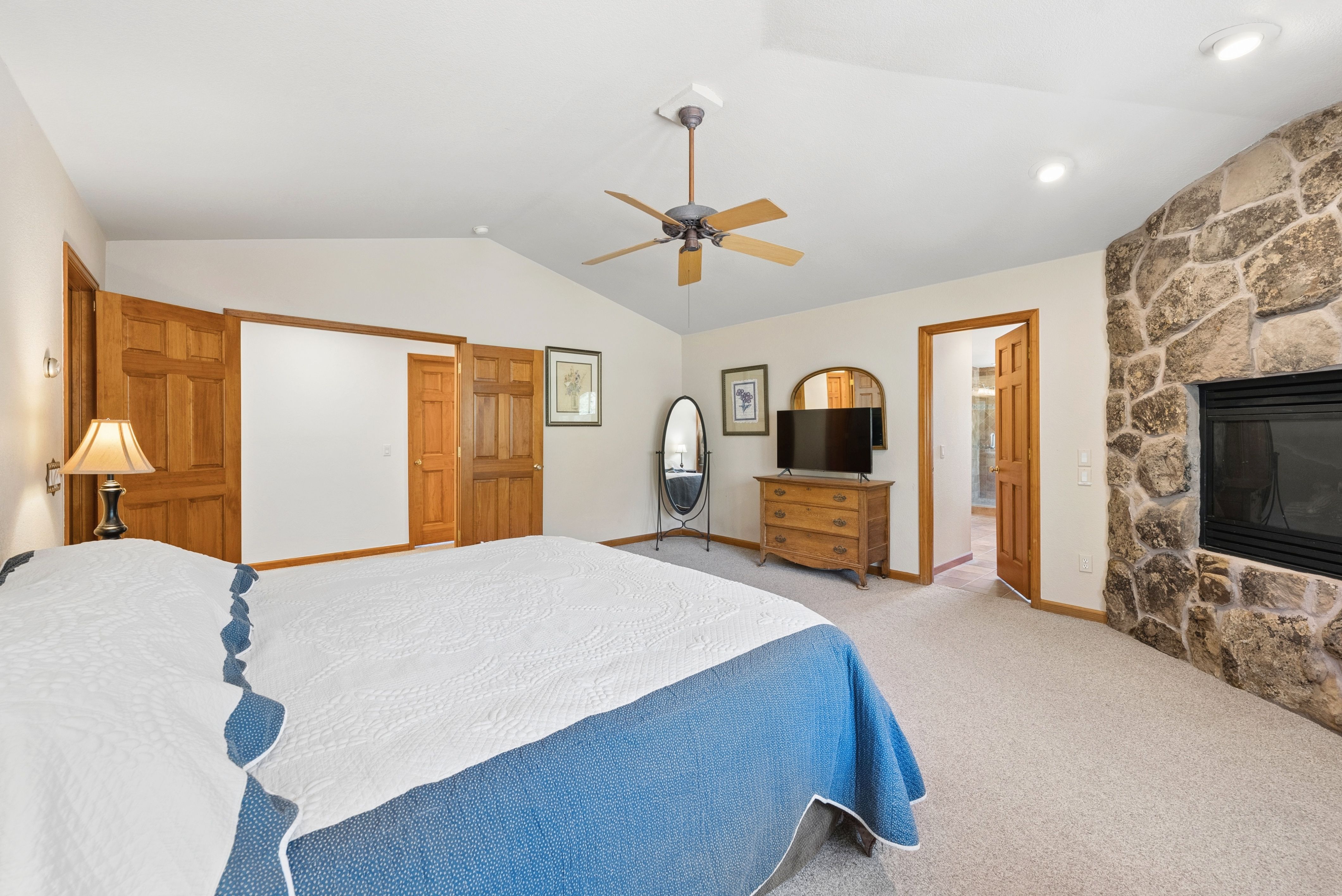  Comfort, Versatility & Evergreen Living - 物件實景