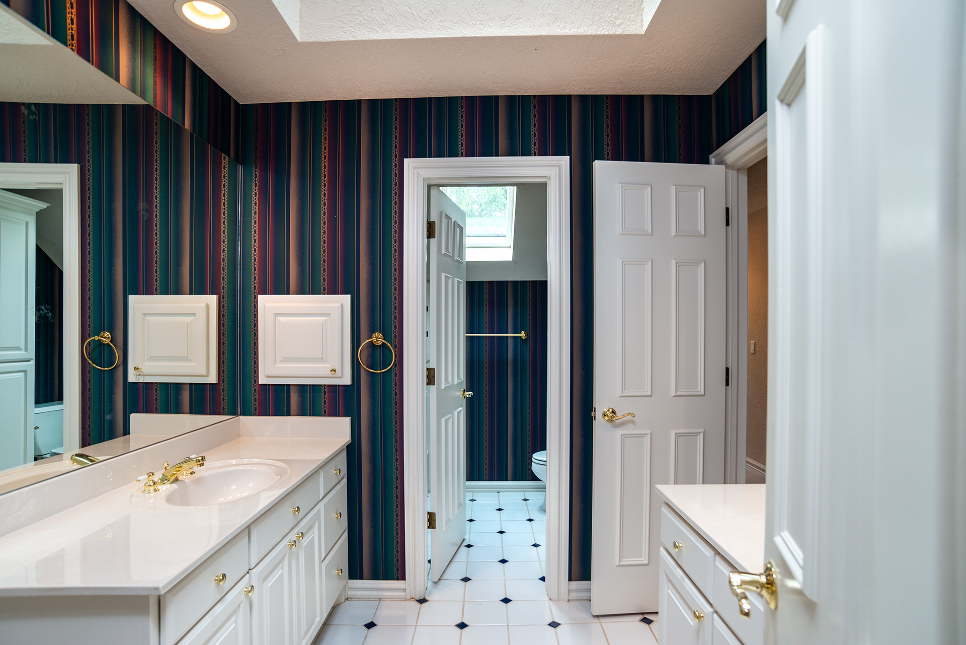 Stillwater, Oklahoma, 74074, United States, 5 Bedrooms Bedrooms, ,4 BathroomsBathrooms,Residential,For Sale,1981568