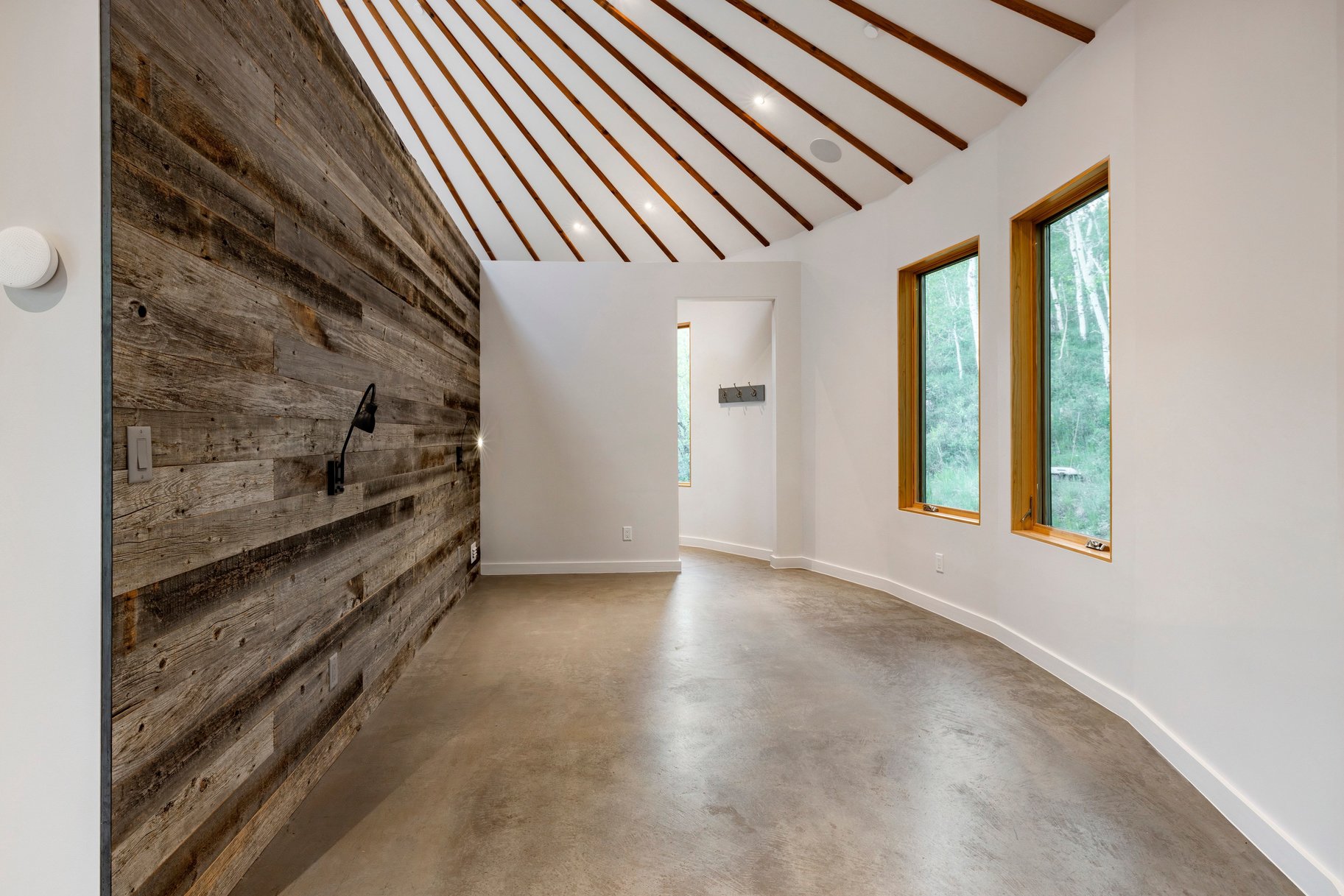  One of a Kind Mountain Retreat on Nearly 12 Acres with Panoramic Ski Resort View - 物件實景