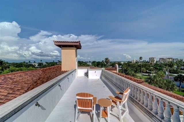 CLEARWATER BEACH, Florida, 33767, United States, 5 Bedrooms Bedrooms, ,6 BathroomsBathrooms,Residential,For Sale,1977061