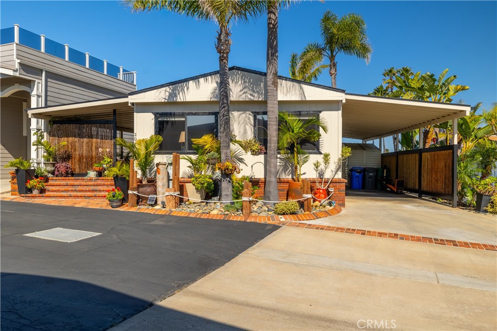 Carlsbad, California, 92011, United States, 2 Bedrooms Bedrooms, ,2 BathroomsBathrooms,Residential,For Sale,2026399