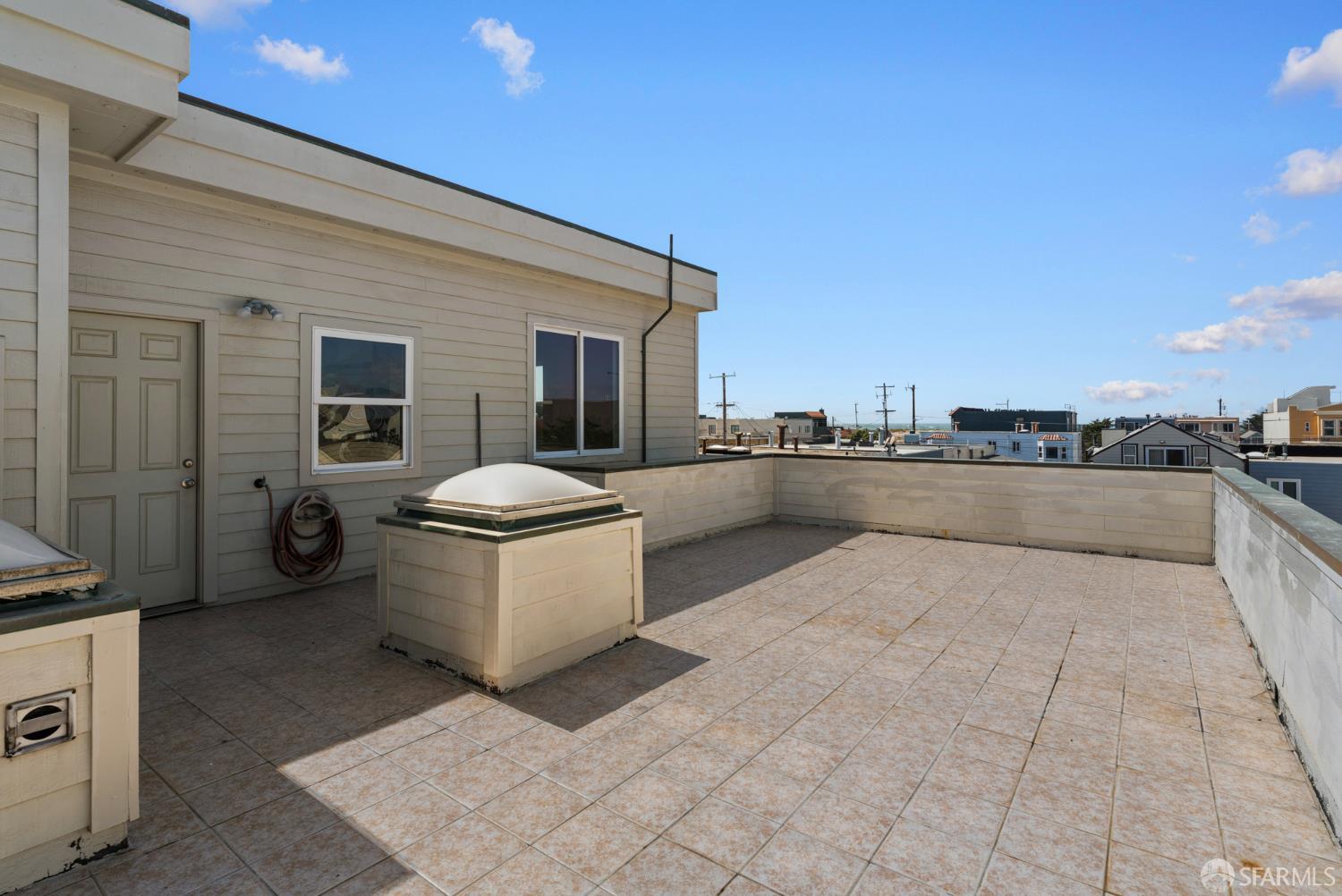 San Francisco, California, 94122, United States, 3 Bedrooms Bedrooms, ,2 BathroomsBathrooms,Residential,For Sale,1948647