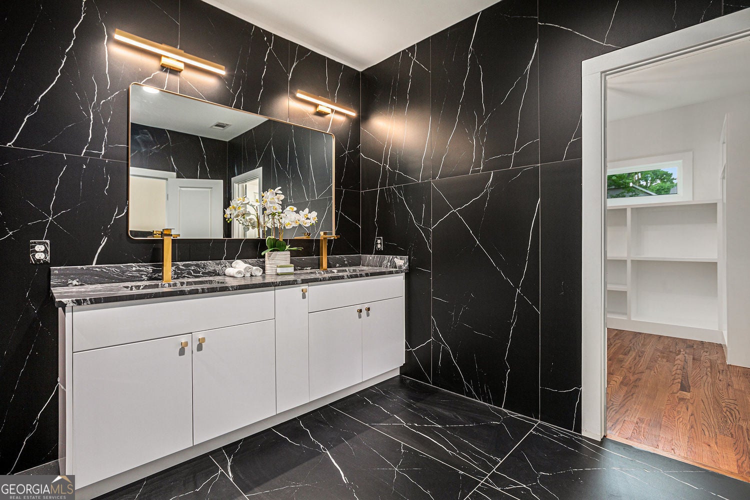 Atlanta, Georgia, 30310, United States, 4 Bedrooms Bedrooms, ,4 BathroomsBathrooms,Residential,For Sale,2000177