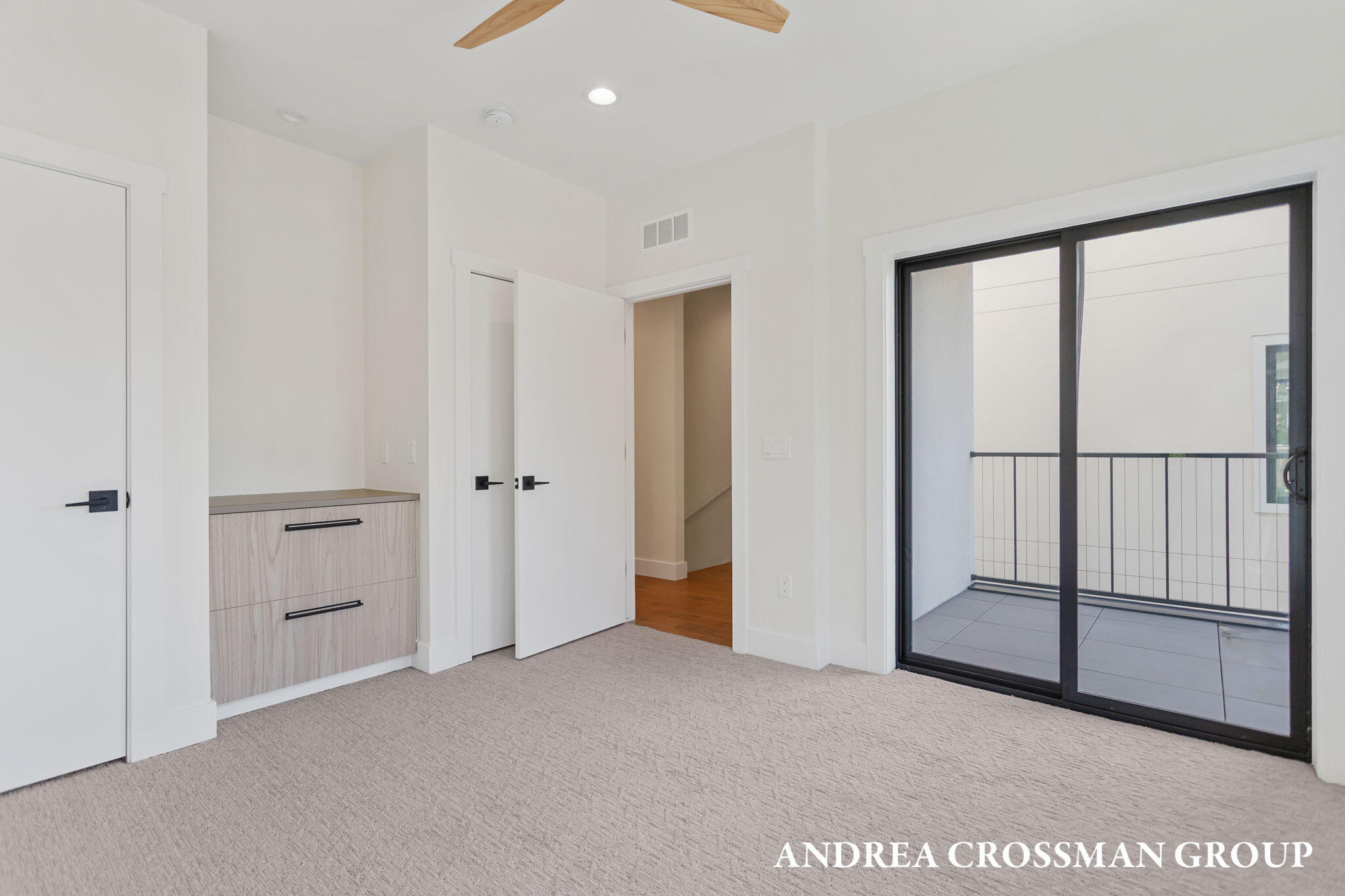 South Haven, Michigan, 49090, United States, 3 Bedrooms Bedrooms, ,3 BathroomsBathrooms,Residential,For Sale,1987692