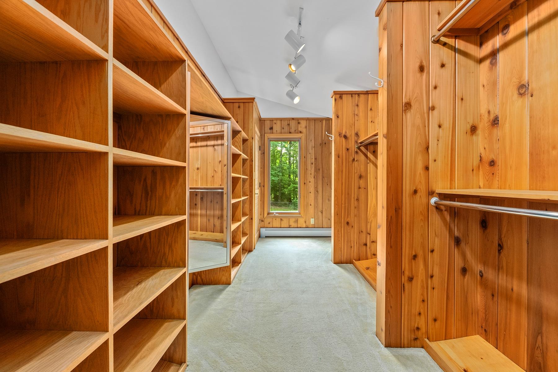 Manitowish Waters, Wisconsin, 54545, United States, 4 Bedrooms Bedrooms, ,3 BathroomsBathrooms,Residential,For Sale,1974750