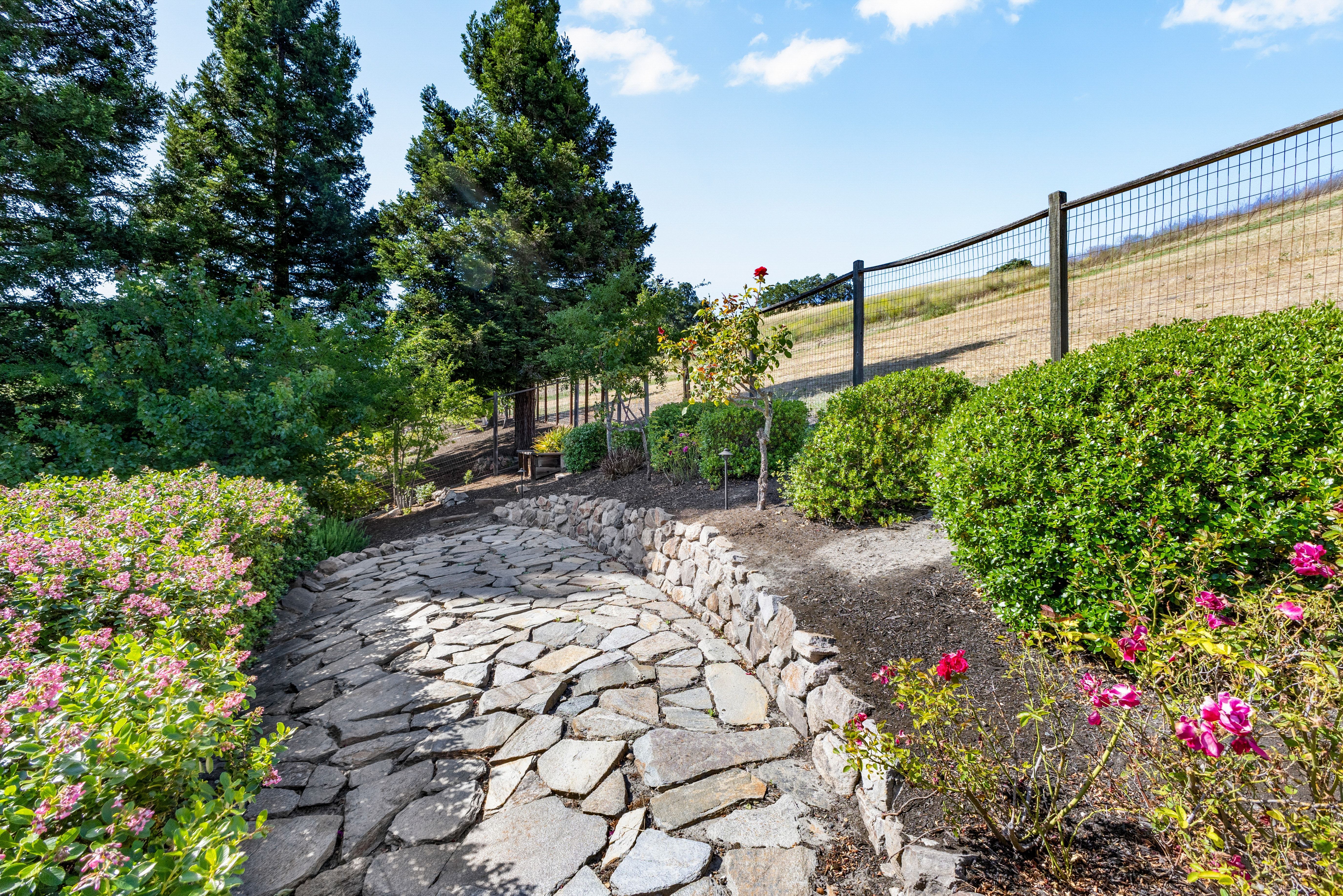  Exceptional Northridge Estates Home on Expansive Private Lot - 物件實景