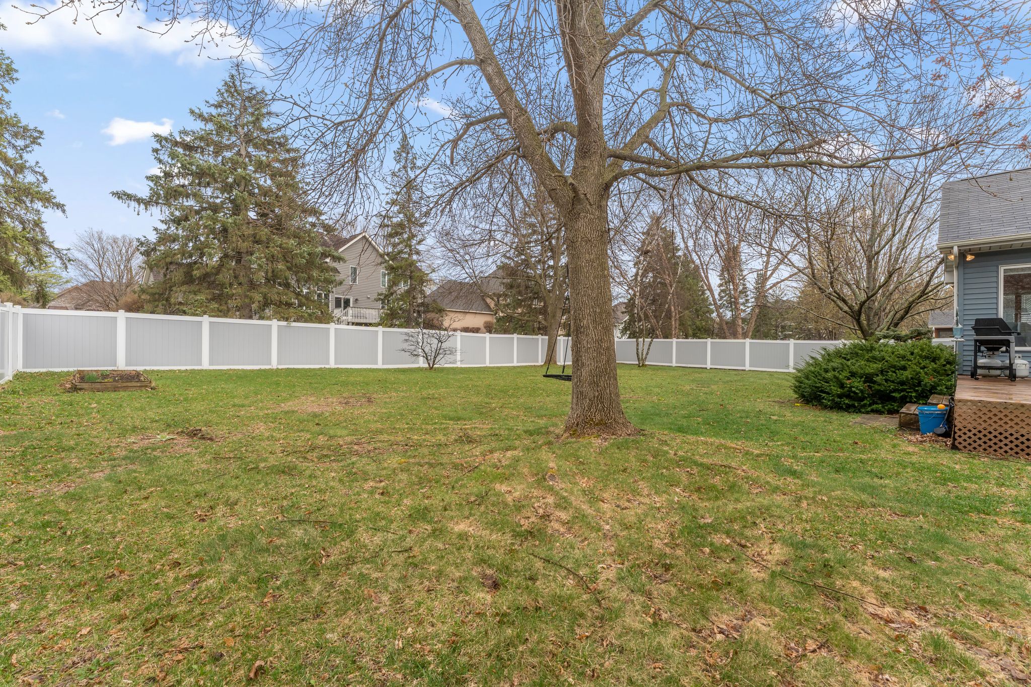  Spacious Village Knolls Home on Private Fenced Lot - 物件實景