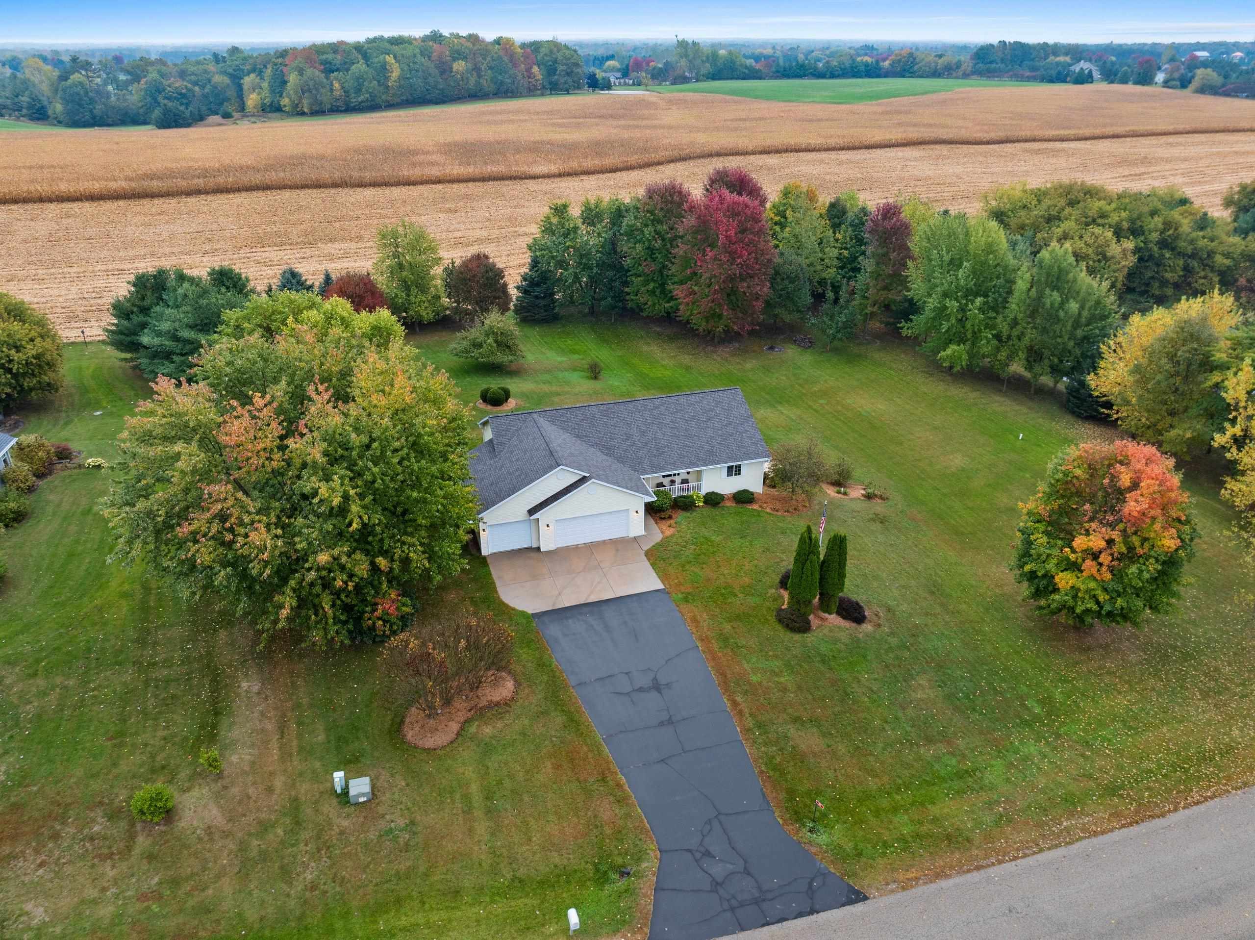 SOBIESKI, Wisconsin, 54171, United States, 5 Bedrooms Bedrooms, ,3 BathroomsBathrooms,Residential,For Sale,1965395