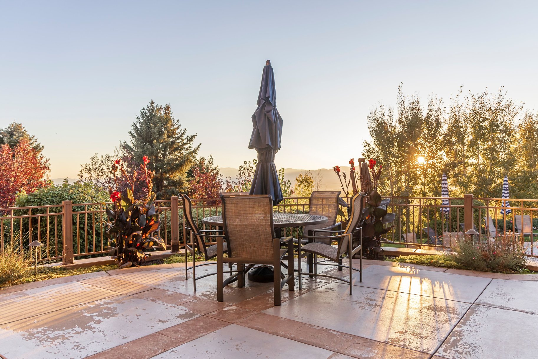  Timeless East Bench Craftsman Estate with Gated Entry, Expansive Light and Views - 物件實景
