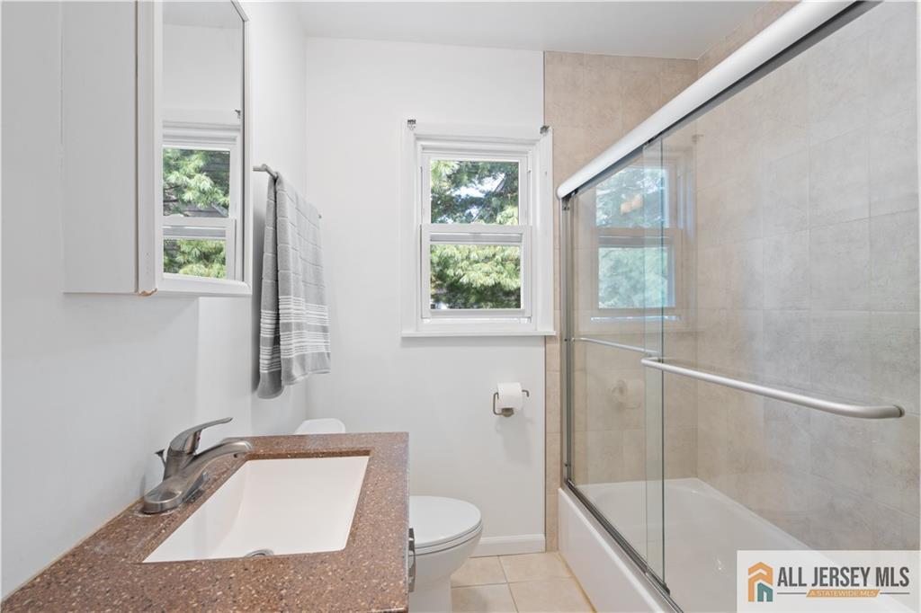 Piscataway, New Jersey, 08854, United States, 3 Bedrooms Bedrooms, ,2 BathroomsBathrooms,Residential,For Sale,1940160