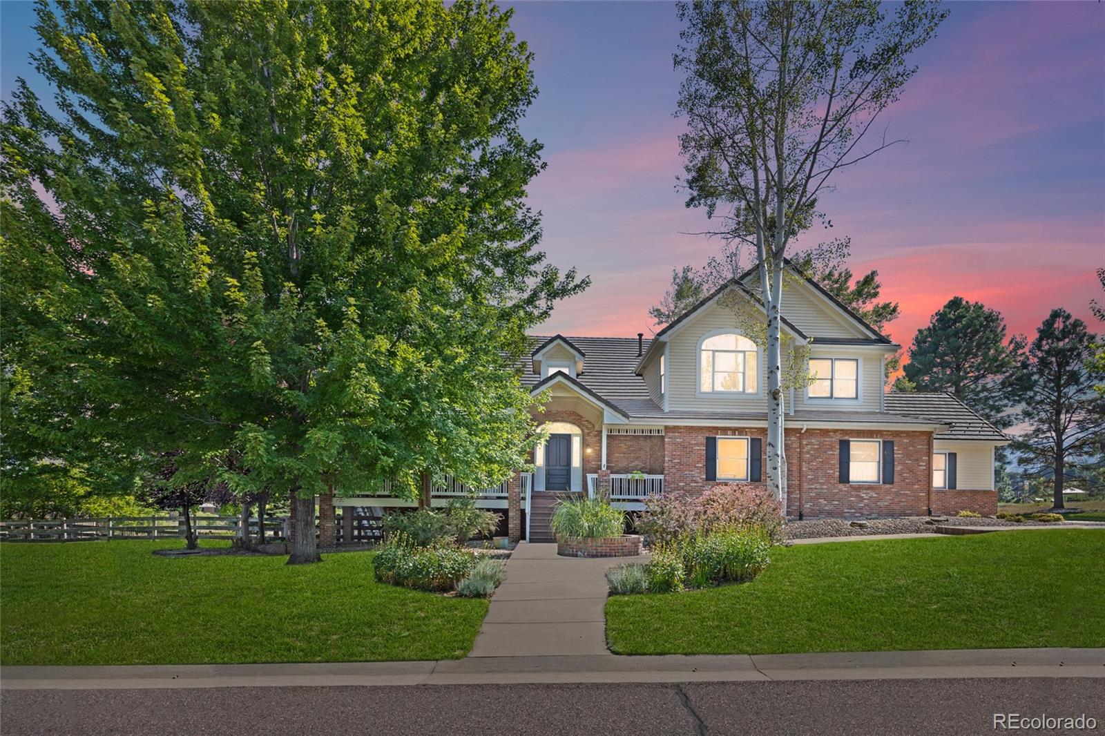 Littleton, Colorado, 80127, United States, 4 Bedrooms Bedrooms, ,4 BathroomsBathrooms,Residential,For Sale,1940937
