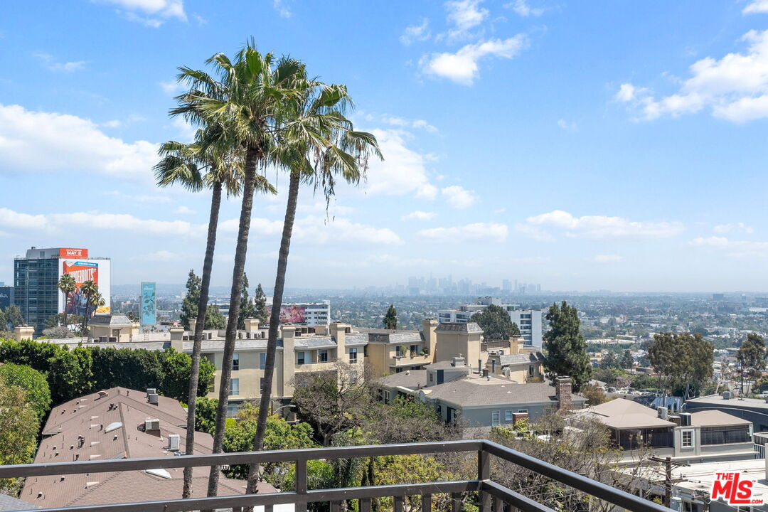 West Hollywood, California, 90069, United States, 2 Bedrooms Bedrooms, ,2 BathroomsBathrooms,Residential,For Sale,1786115