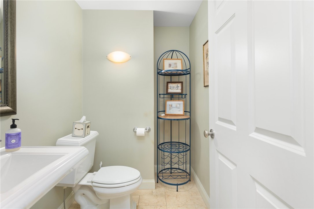East Greenwich, Rhode Island, 02818, United States, 5 Bedrooms Bedrooms, ,7 BathroomsBathrooms,Residential,For Sale,1940425
