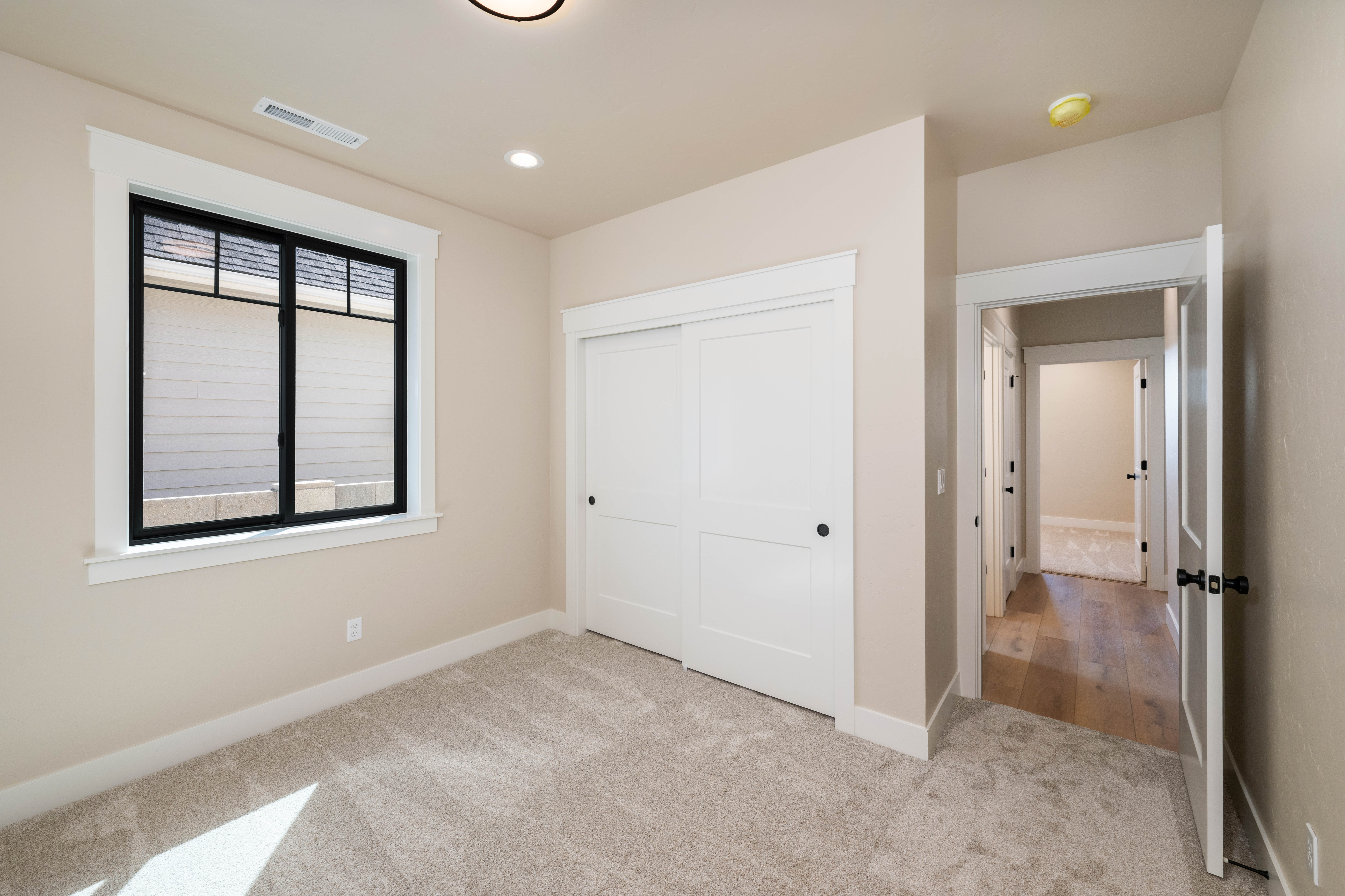  Brand new rambler with bonus room/ South Richland - 物件實景