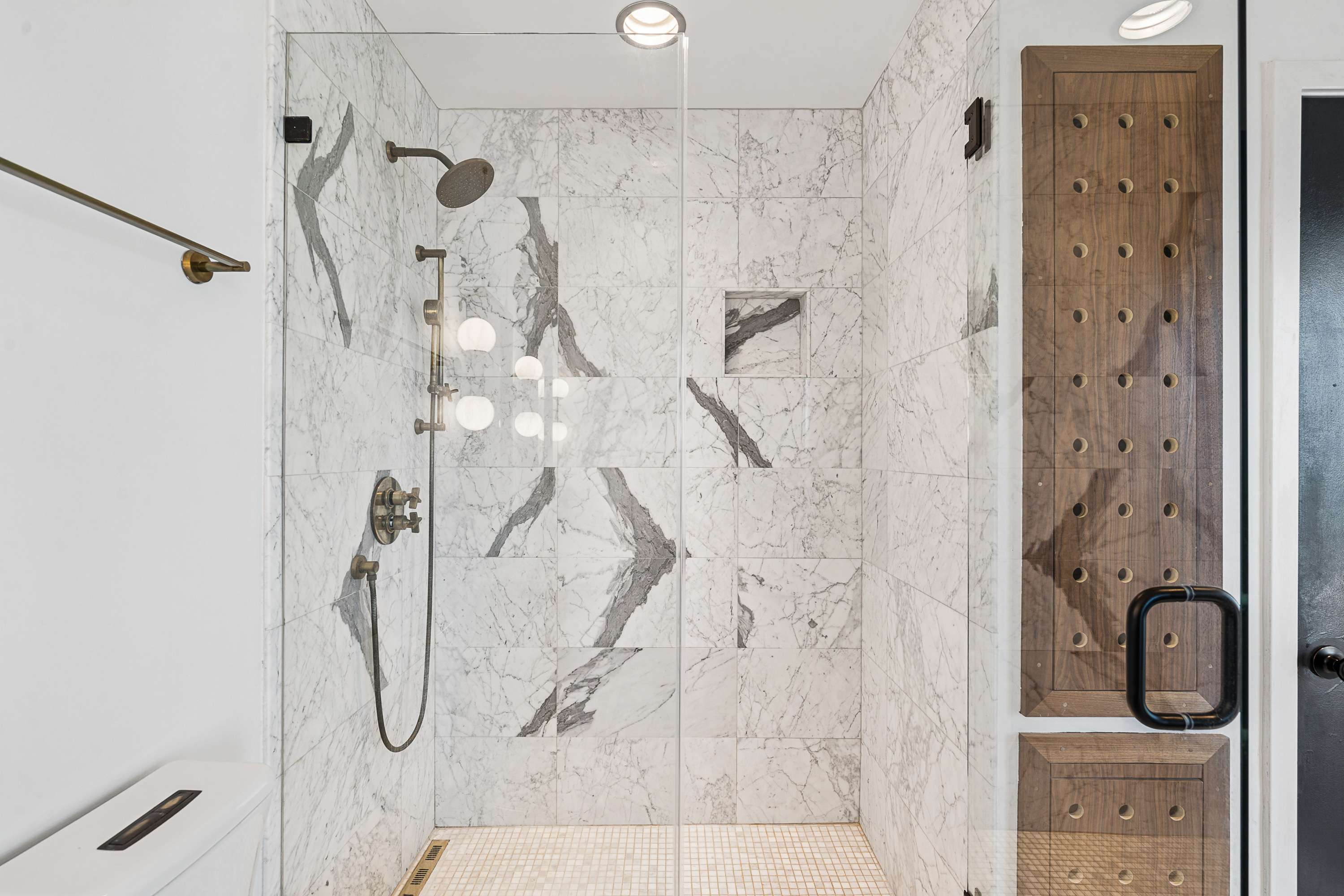  Beautifully Renovated Corner Residence at Metropolis North - 物件實景