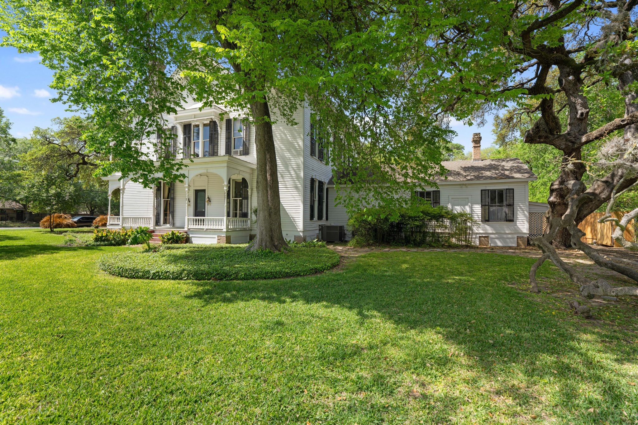  351 E Colorado Street, La Grange, TX, 78945 - 物件實景