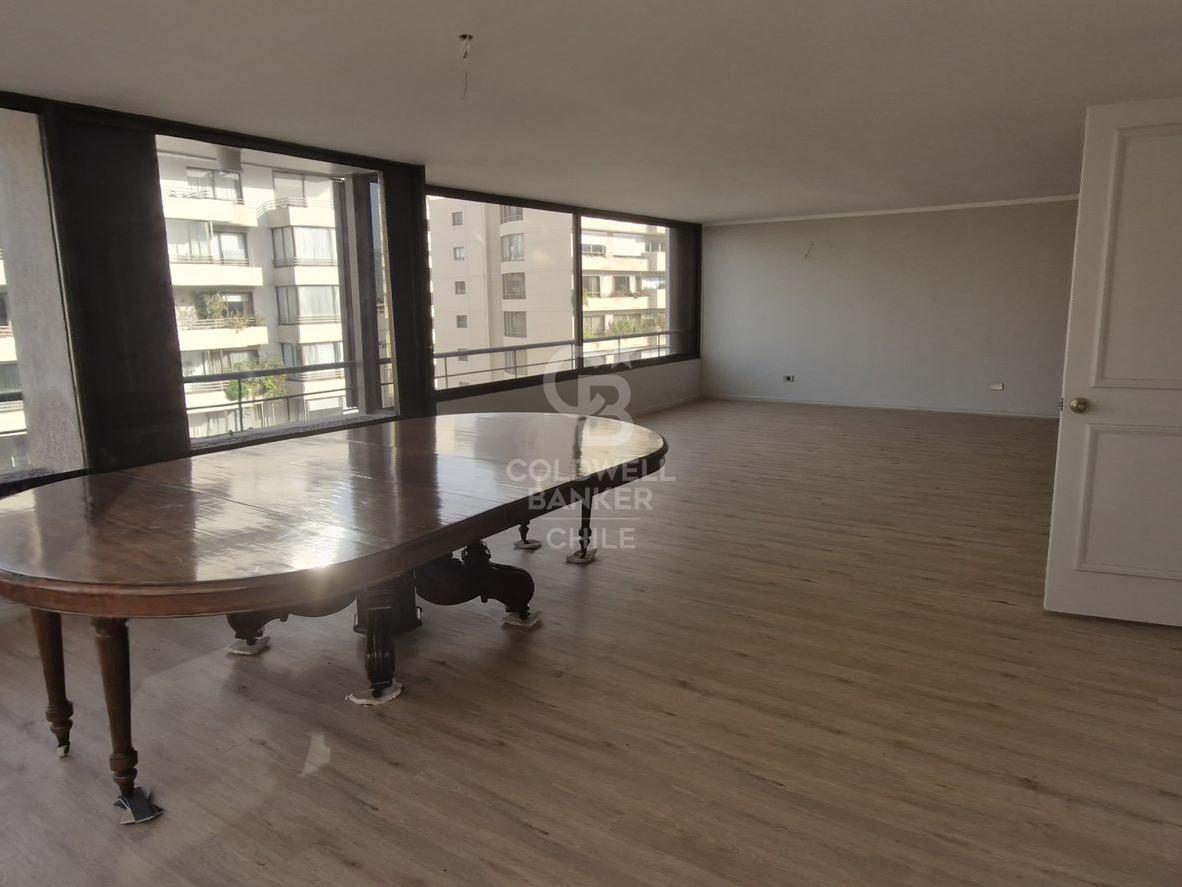 Las Condes, Chile, 3 Bedrooms Bedrooms, ,4 BathroomsBathrooms,Residential,For Sale,1908401