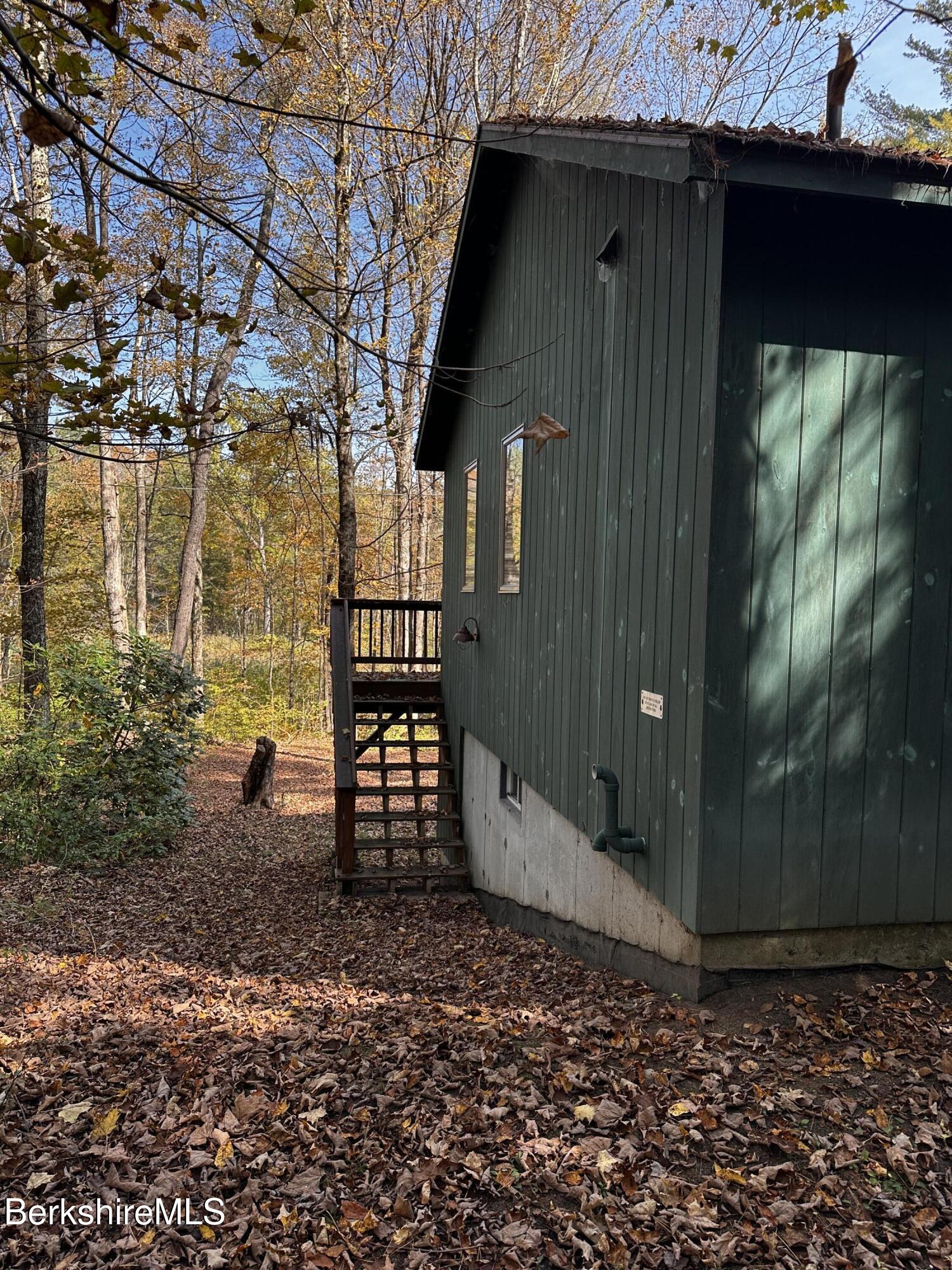 Monterey, Massachusetts, 01245, United States, 1 Bedroom Bedrooms, ,1 BathroomBathrooms,Residential,For Sale,1960767