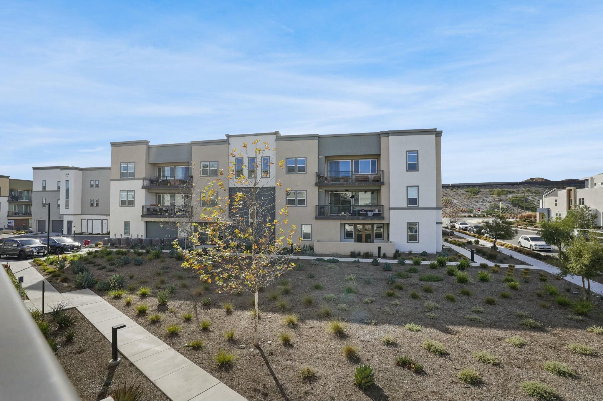Valencia, California, 91381, United States, 3 Bedrooms Bedrooms, ,2 BathroomsBathrooms,Residential,For Sale,1921906