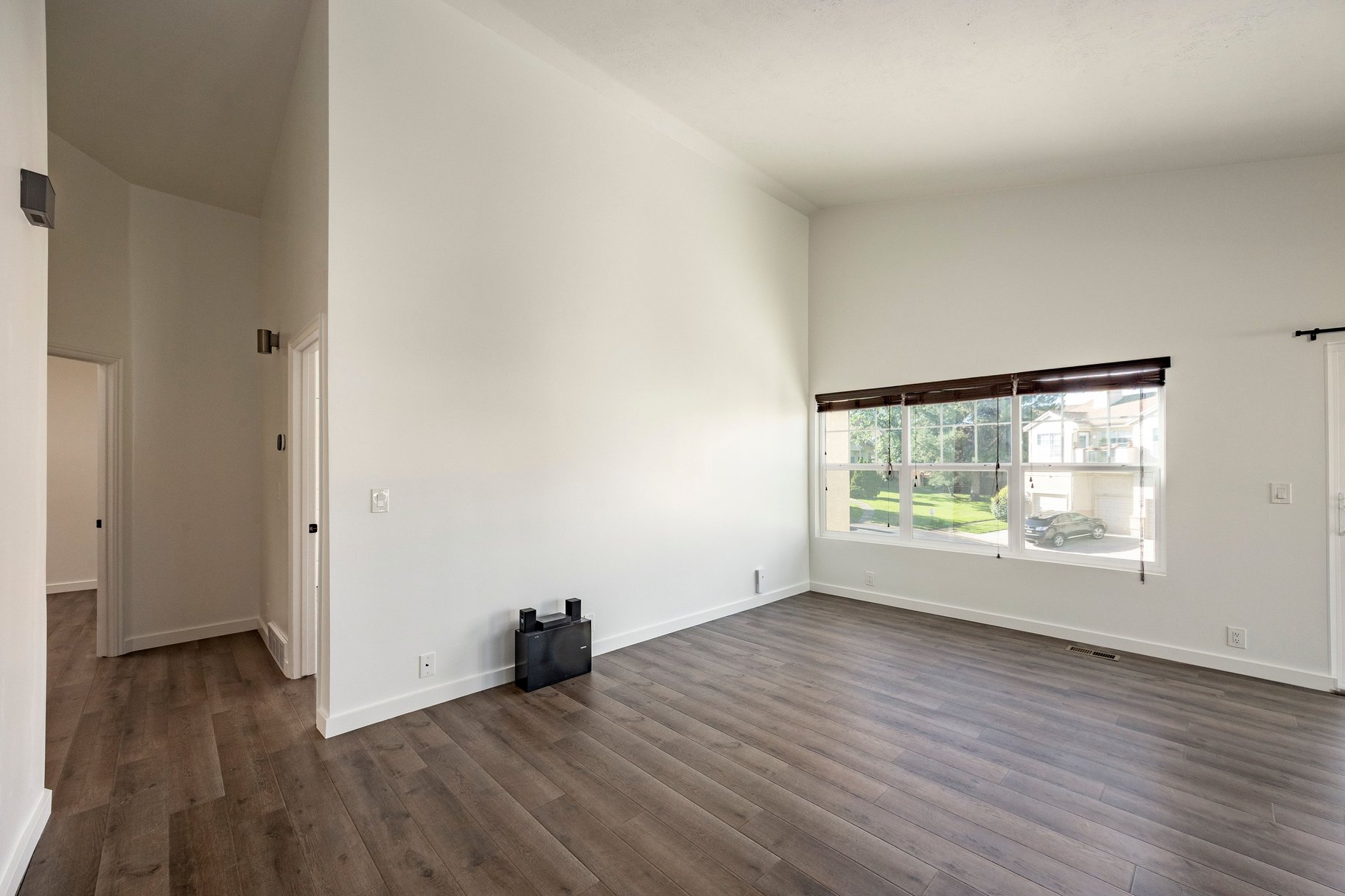  A Condo That Lives Like a Townhome with No Shared Walls - 物件實景