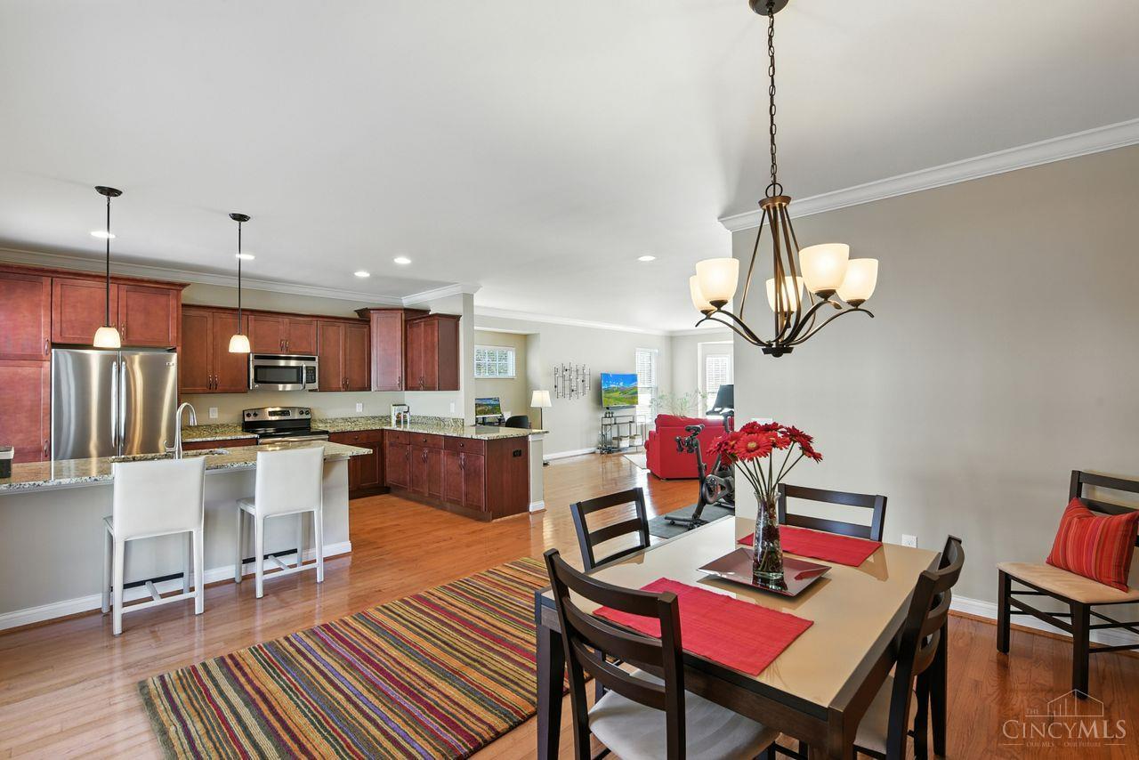 Cincinnati, Ohio, 45209, United States, 2 Bedrooms Bedrooms, ,4 BathroomsBathrooms,Residential,For Sale,1940241