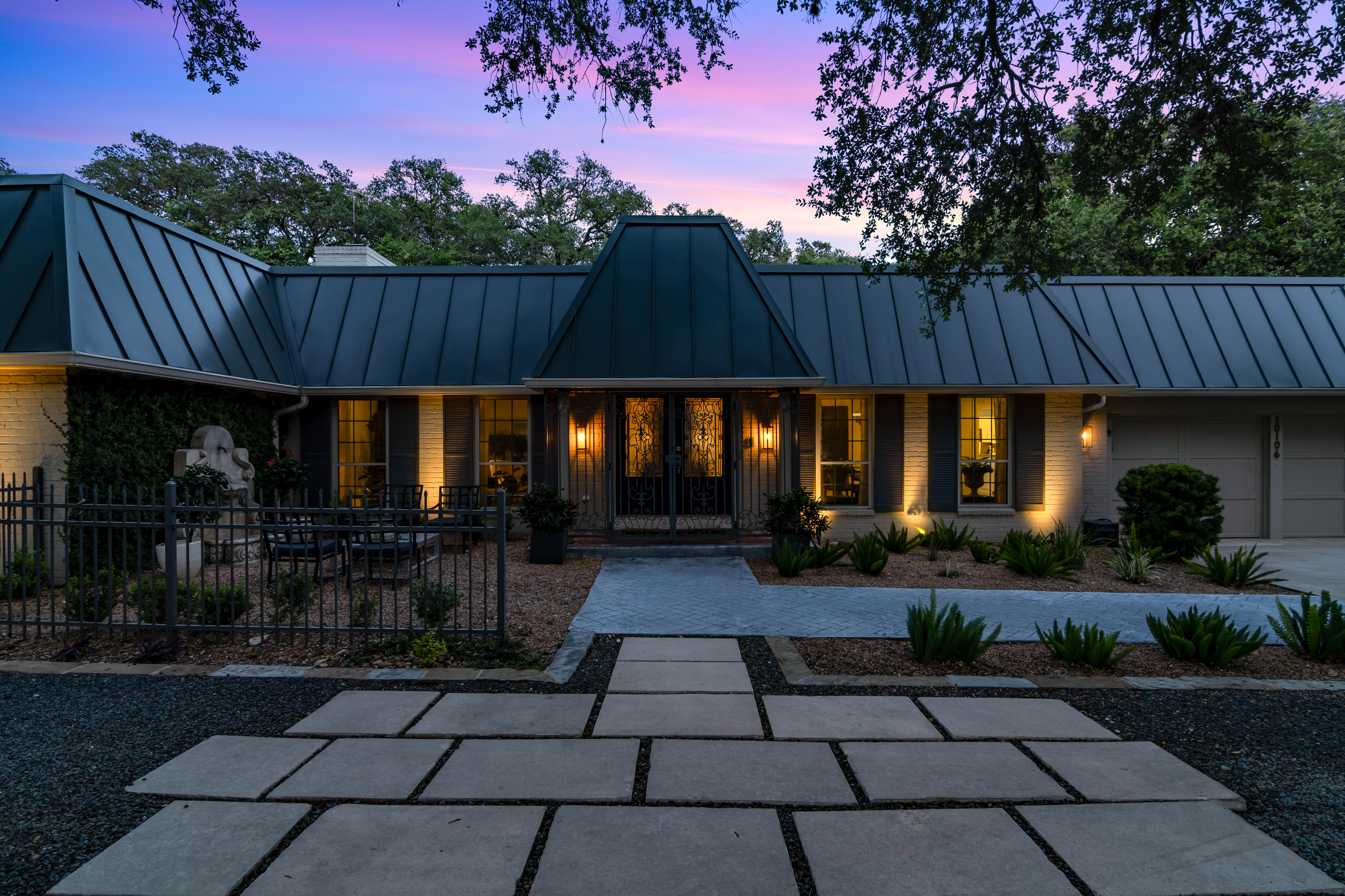  Private Oak-Shaded Estate in Castle Hills - 物件實景