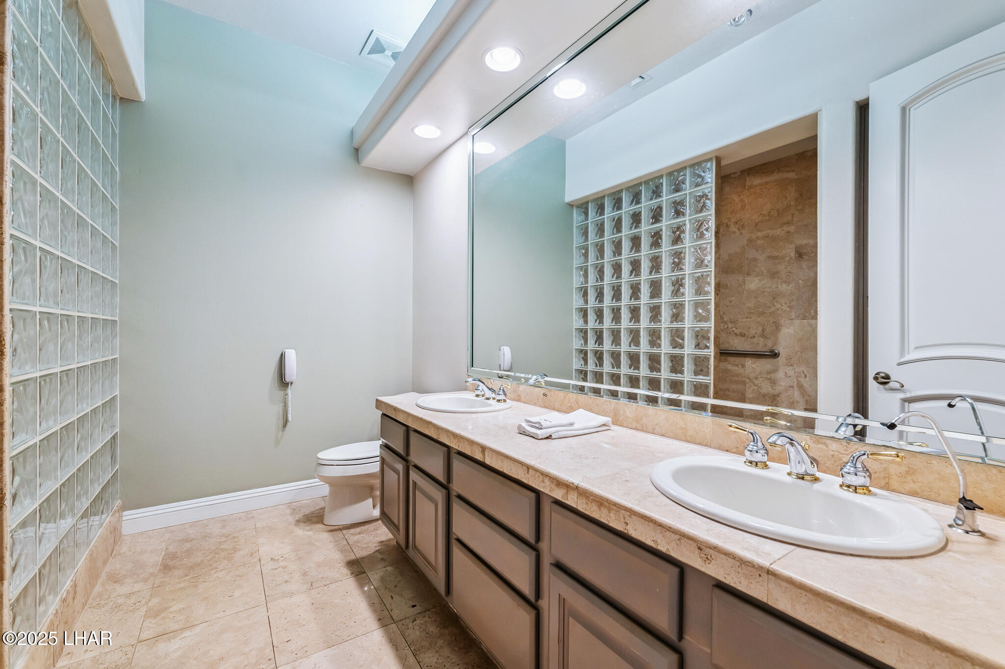Lake Havasu City, Arizona, 86406, United States, 4 Bedrooms Bedrooms, ,2 BathroomsBathrooms,Residential,For Sale,1901337