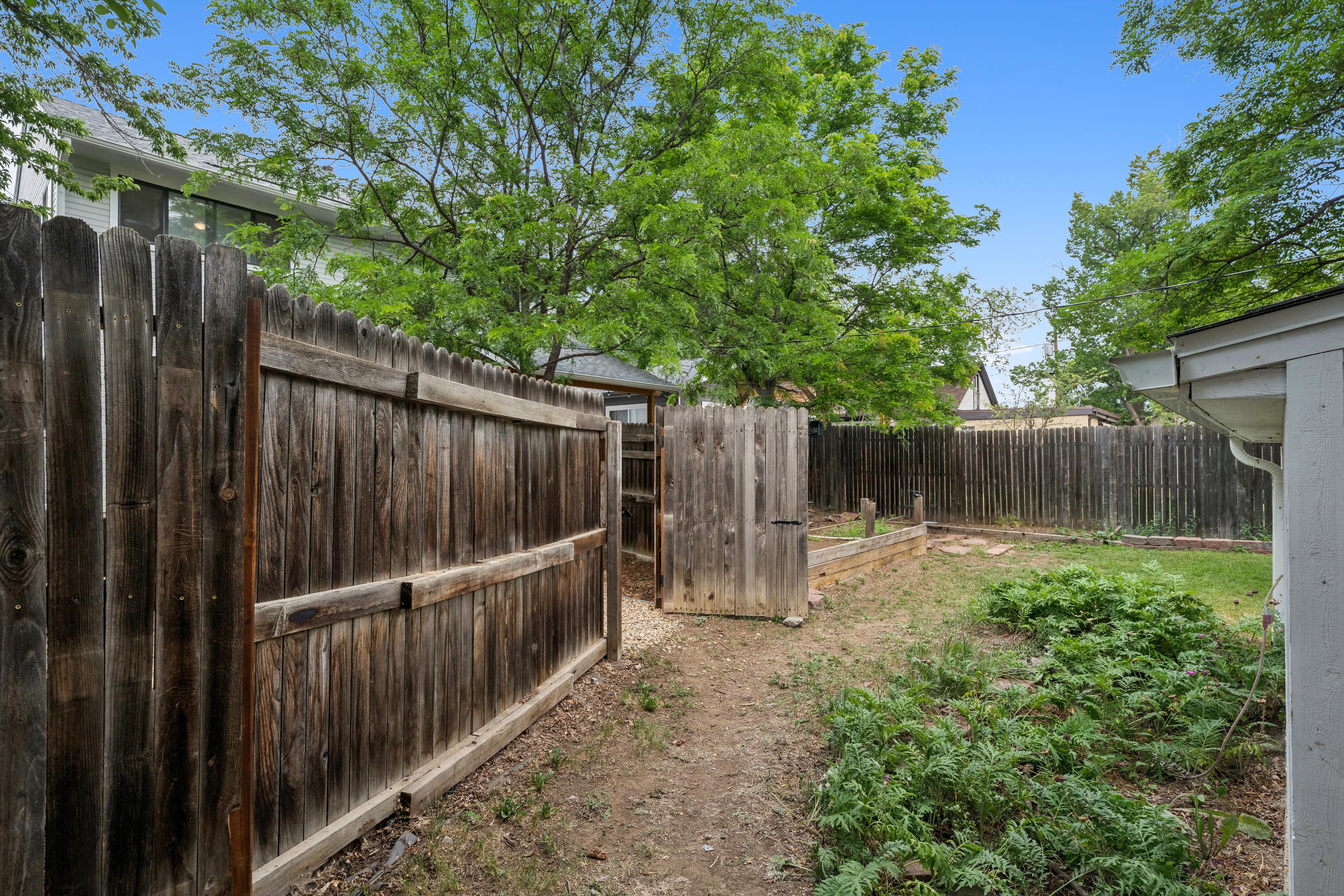  Duplex in Louisville - Each Unit is 2 Bedrooms/1 Bath - 物件實景