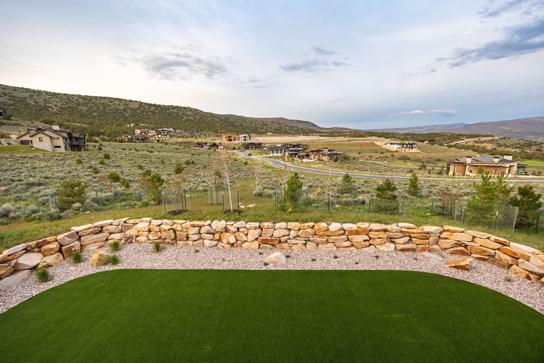  New Mountain Contemporary Home on Rare Double Lot with Timp Views - 物件實景